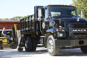 Read more about the article Mack Trucks enters Medium Duty Market