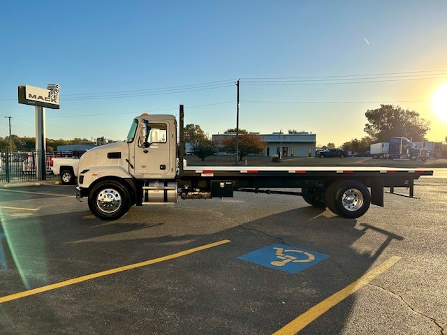 2025 Mack - image 4