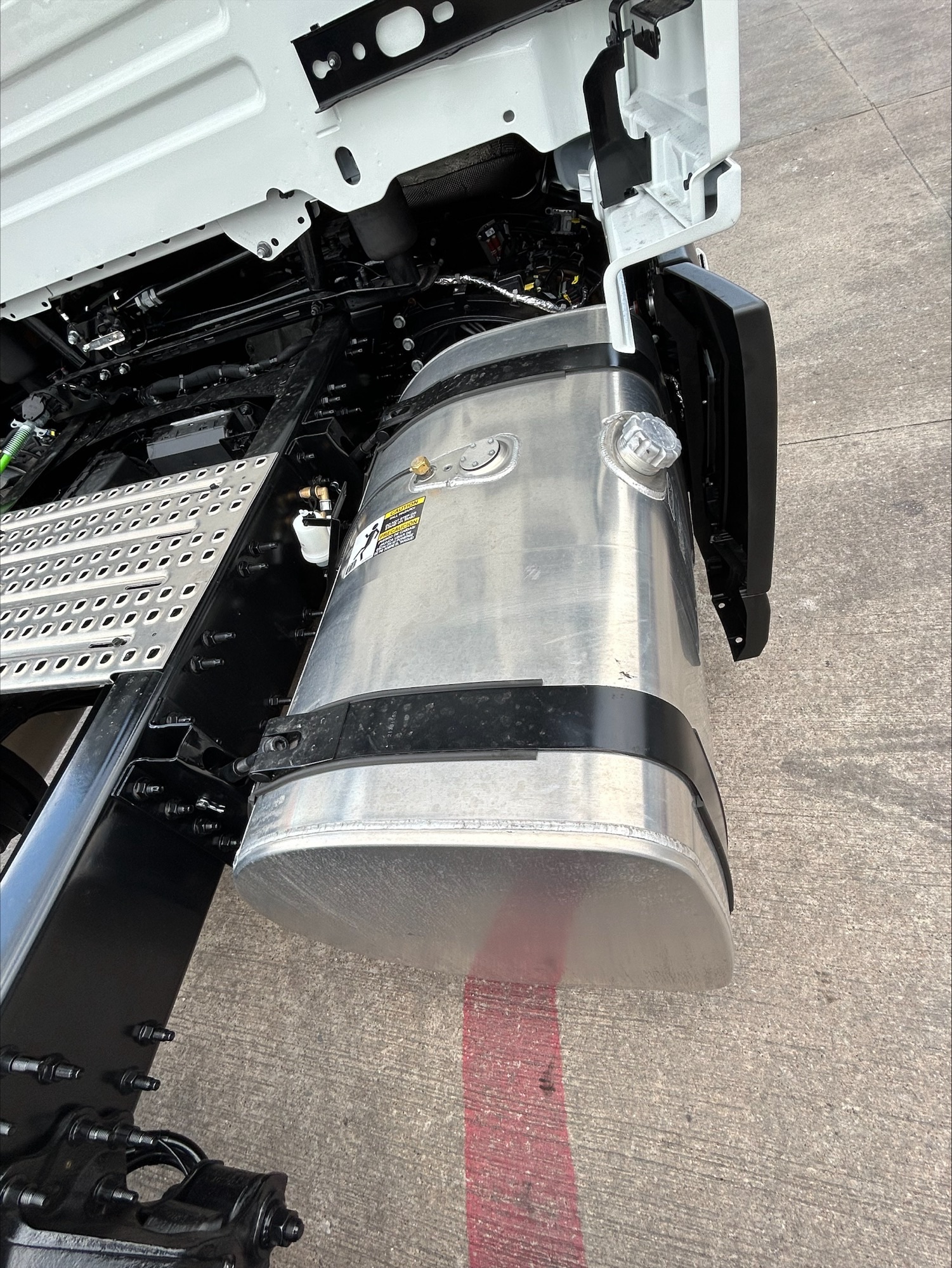 2025 Volvo - image 11