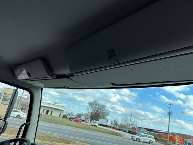 2025 Hino L6 - image 8