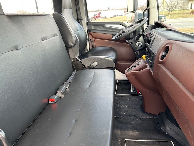 2025 Hino L6 - image 7