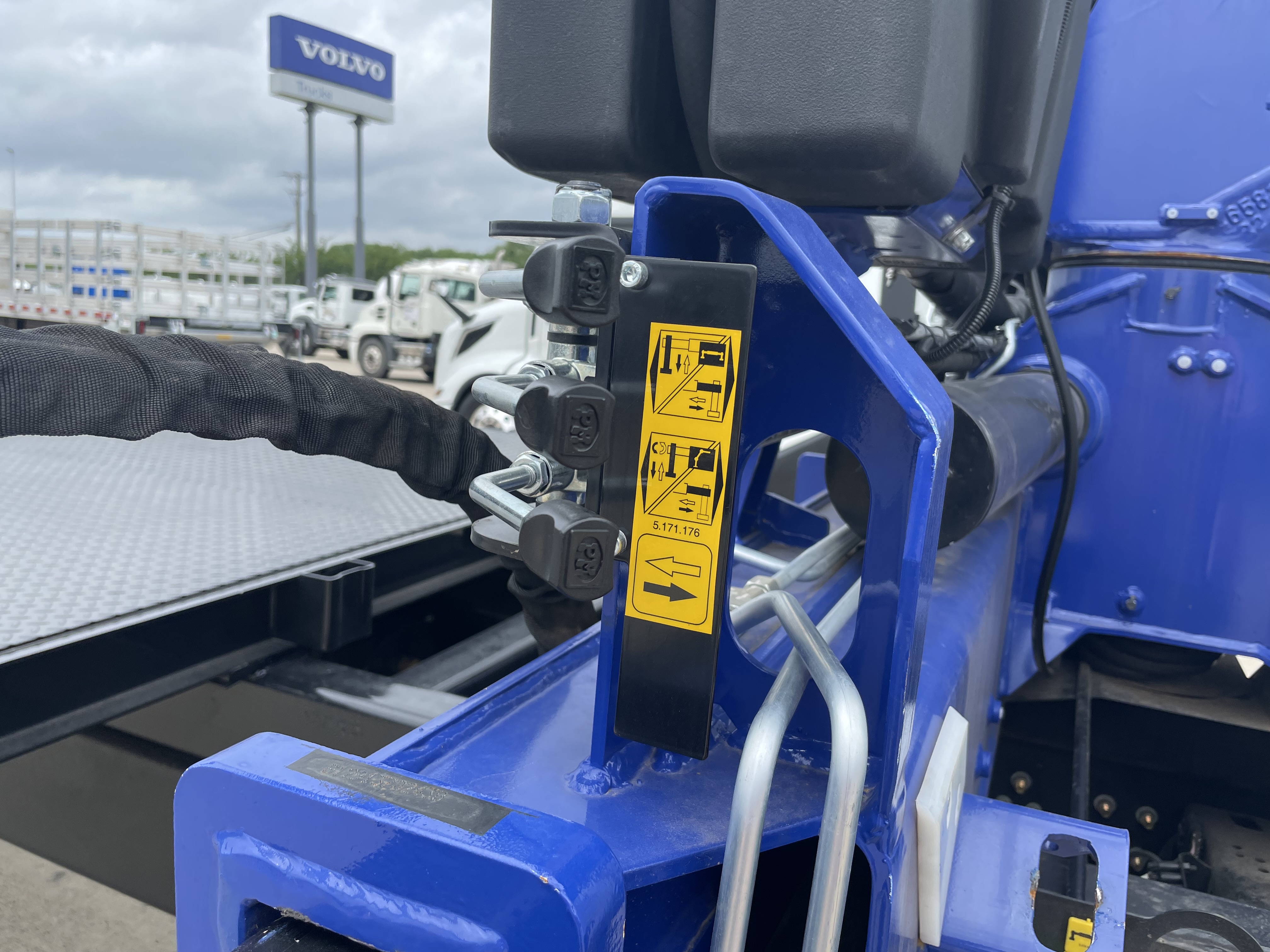 2025 Mack - image 14