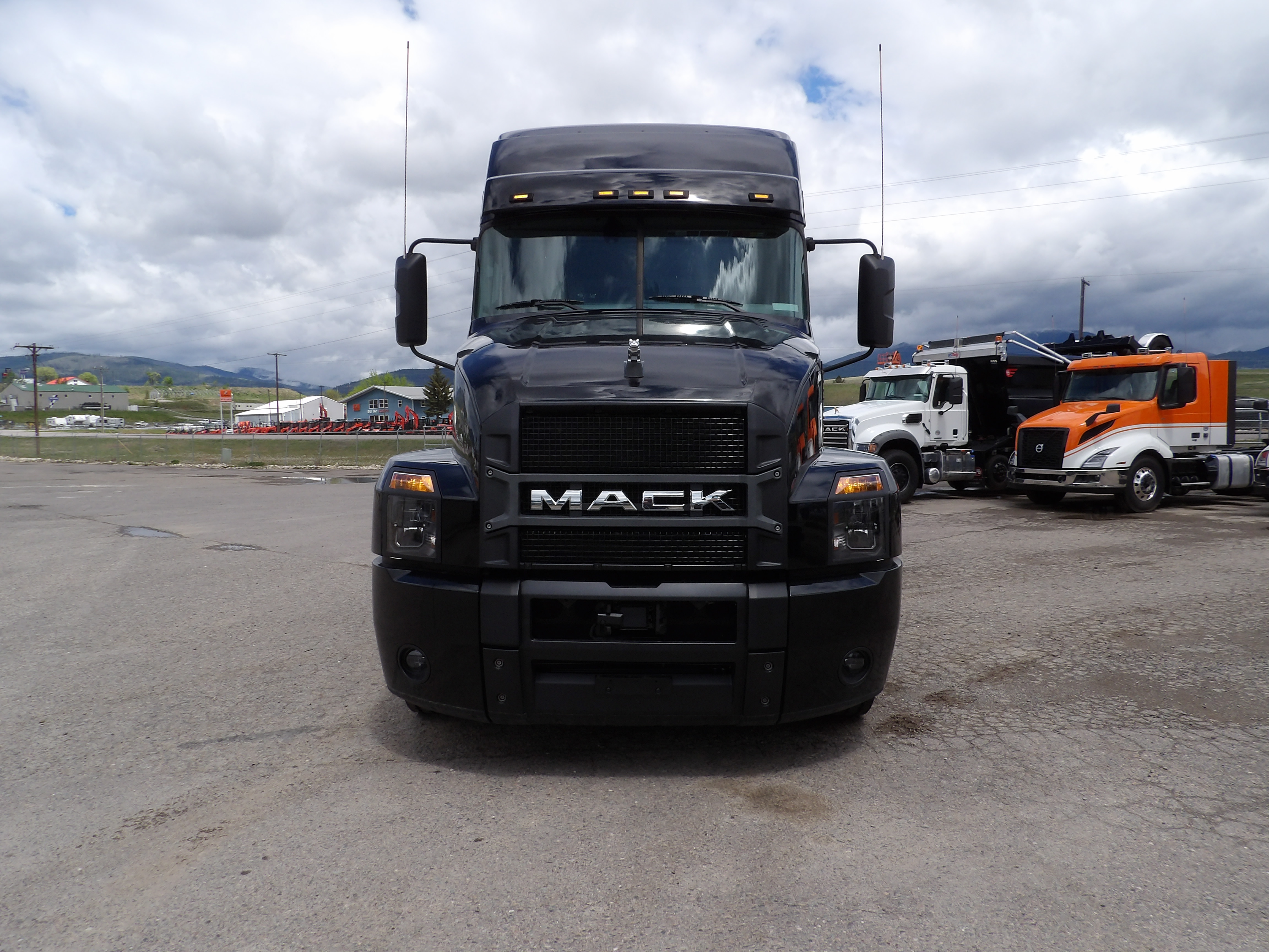 2025 Mack - image 2