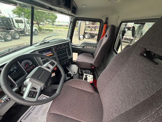 2026 Mack Granite - image 12