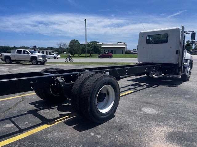 2026 Hino L7 - image 5