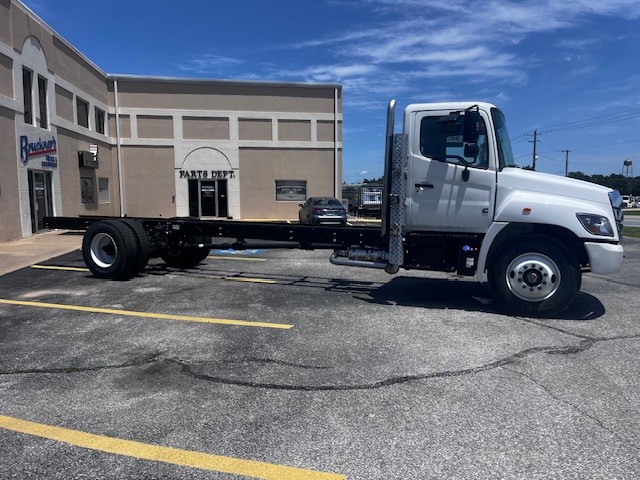 2026 Hino L7 - image 4