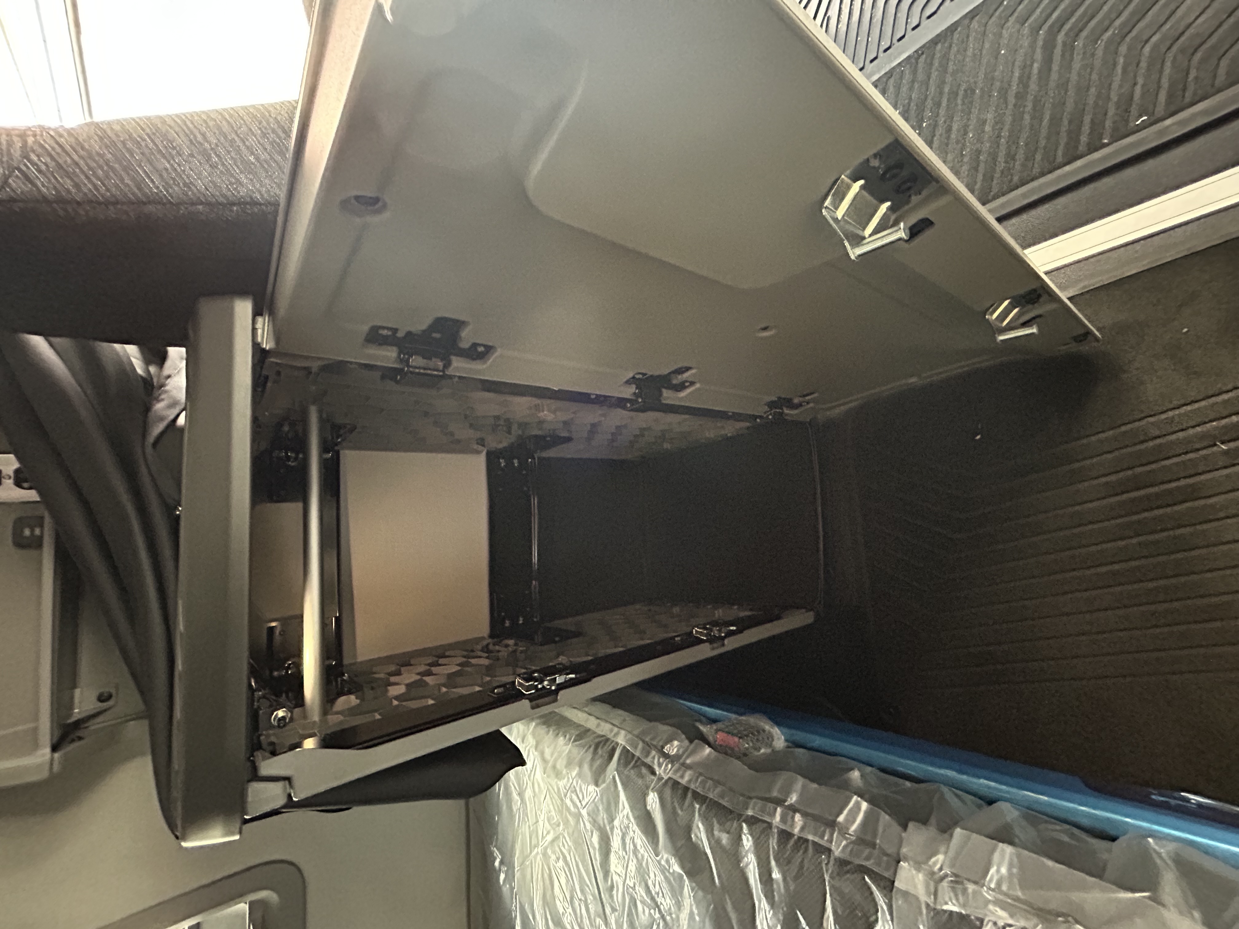 2026 Volvo - image 17