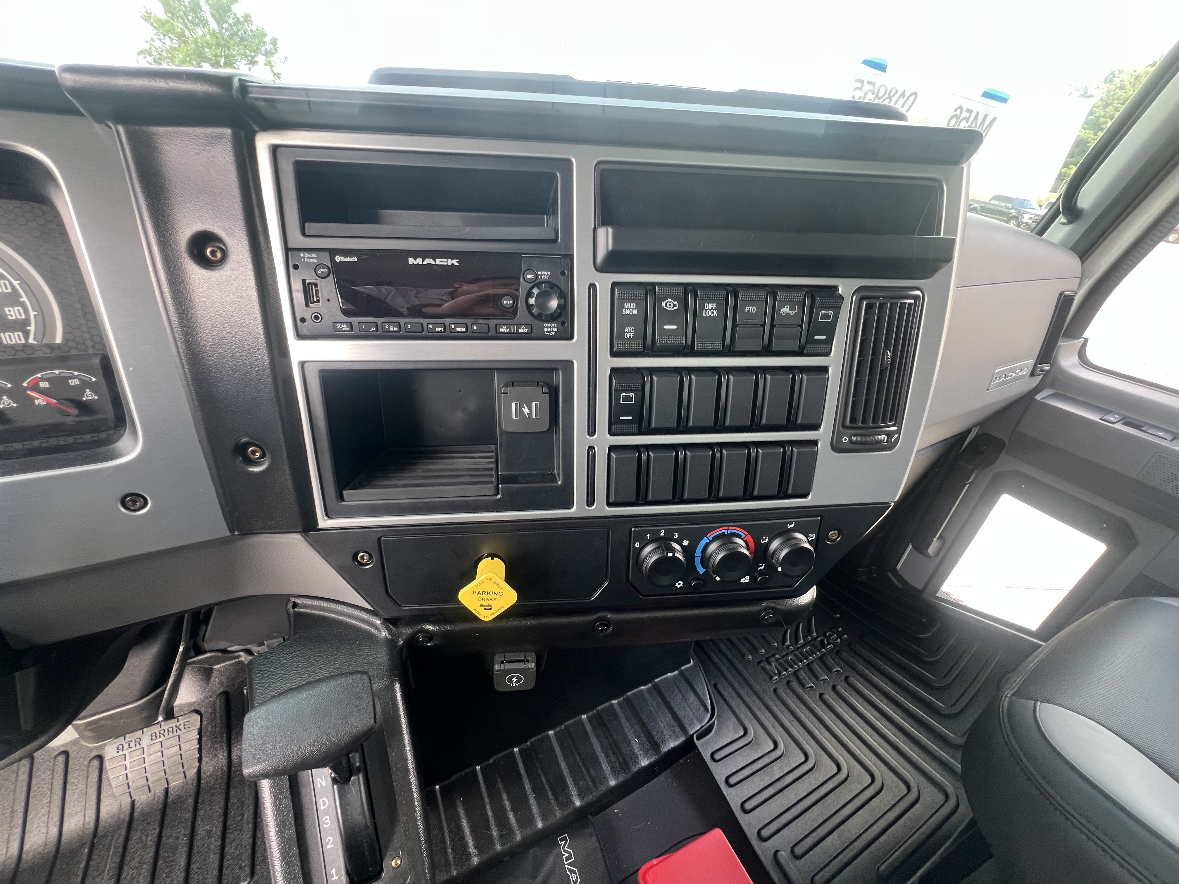 2026 Mack - image 10