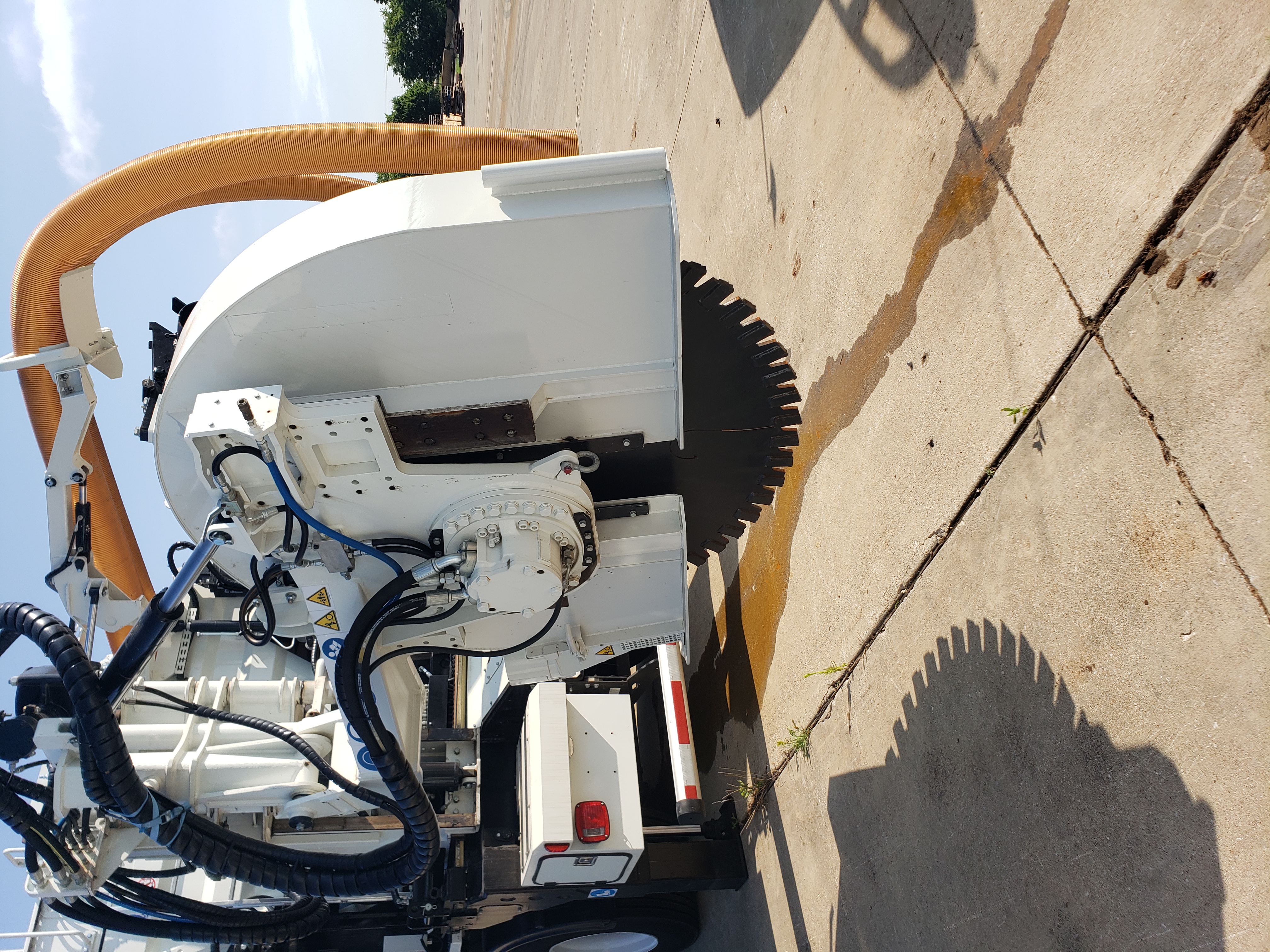 2024 Volvo - image 11