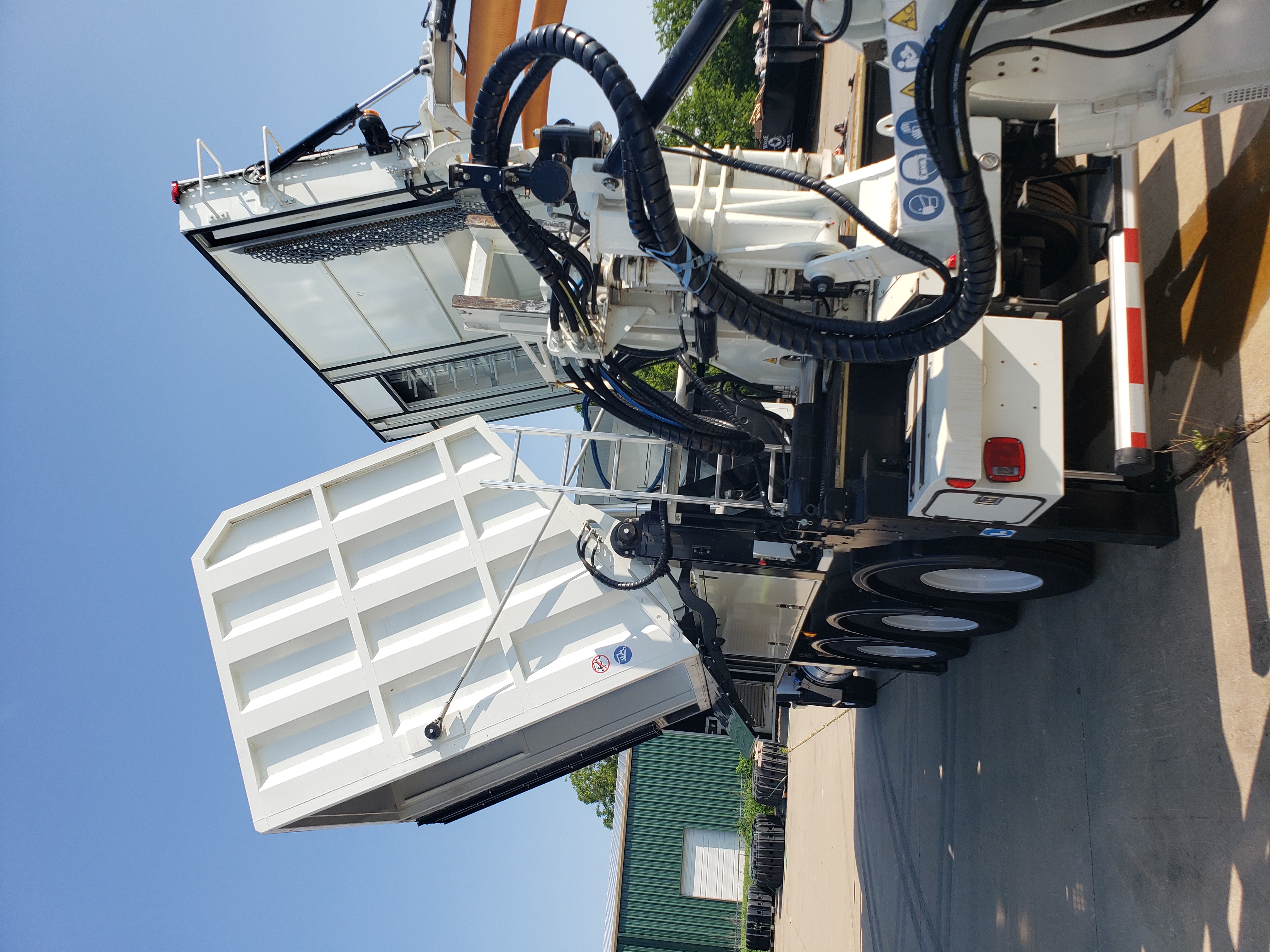 2024 Volvo - image 16