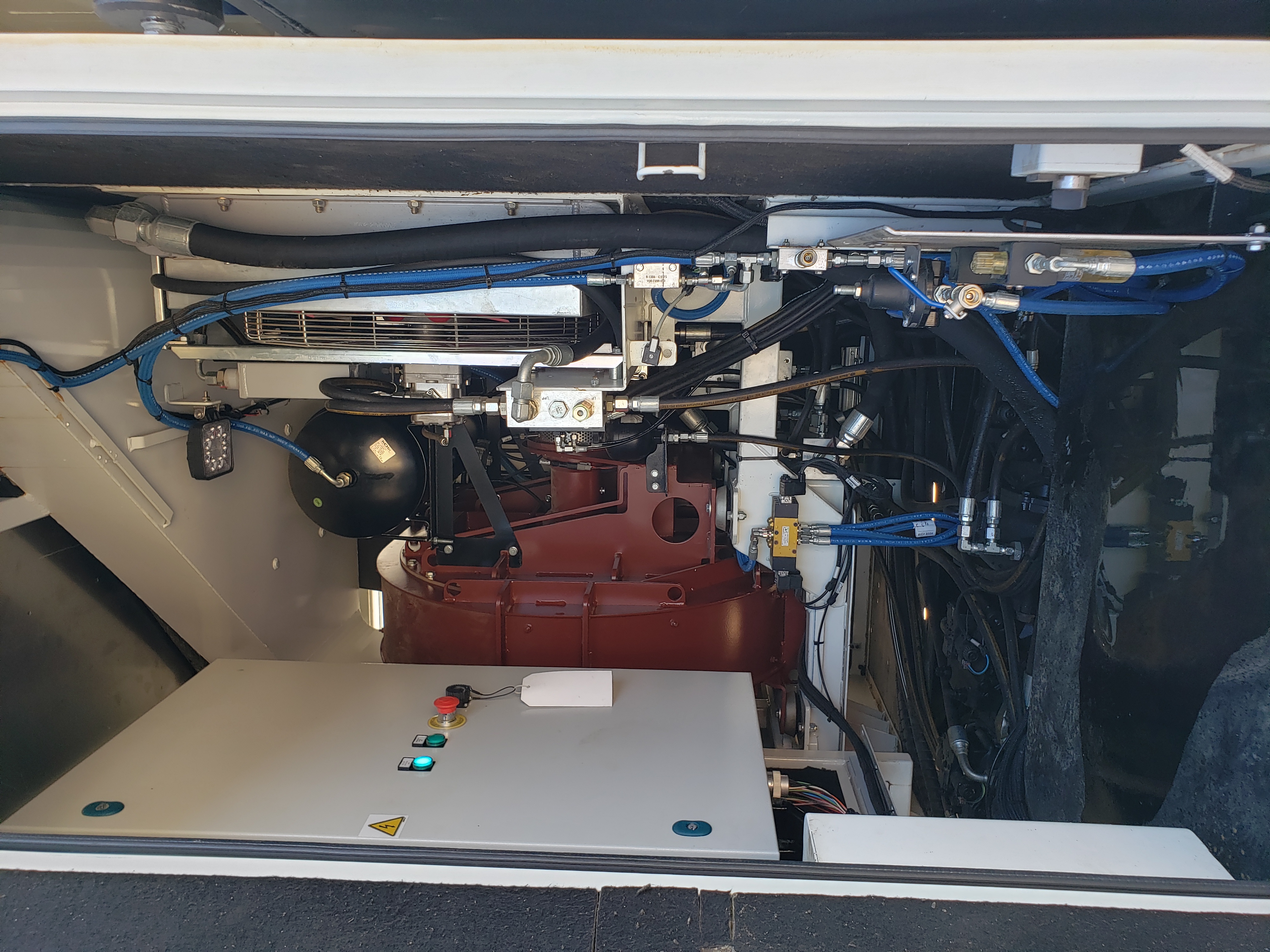 2024 Volvo - image 23