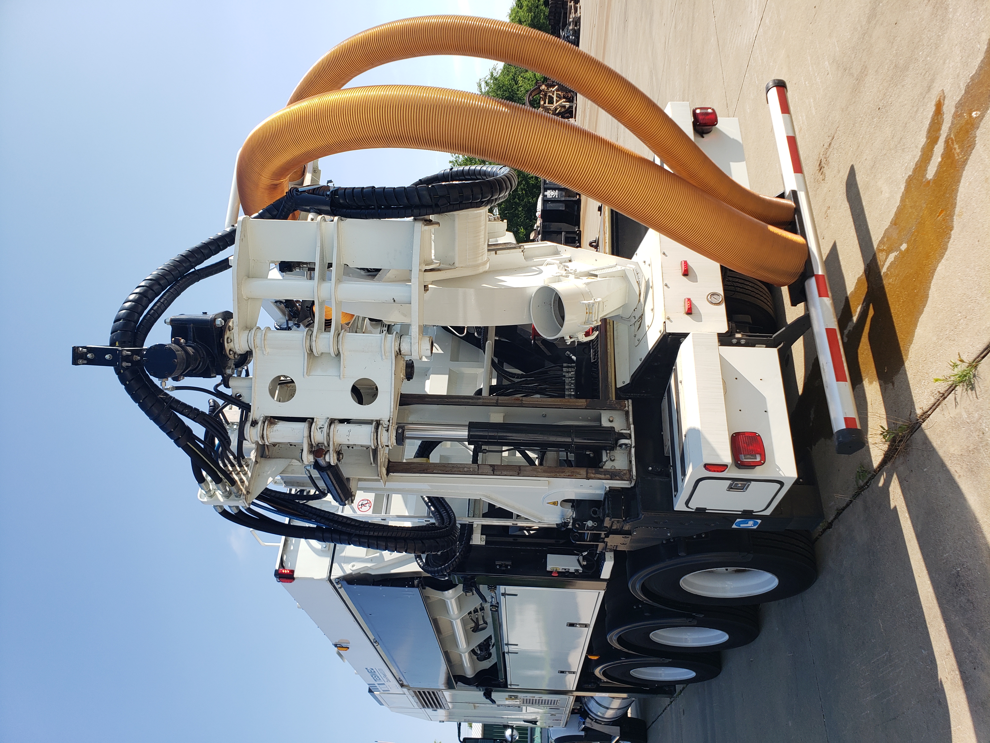 2024 Volvo - image 6