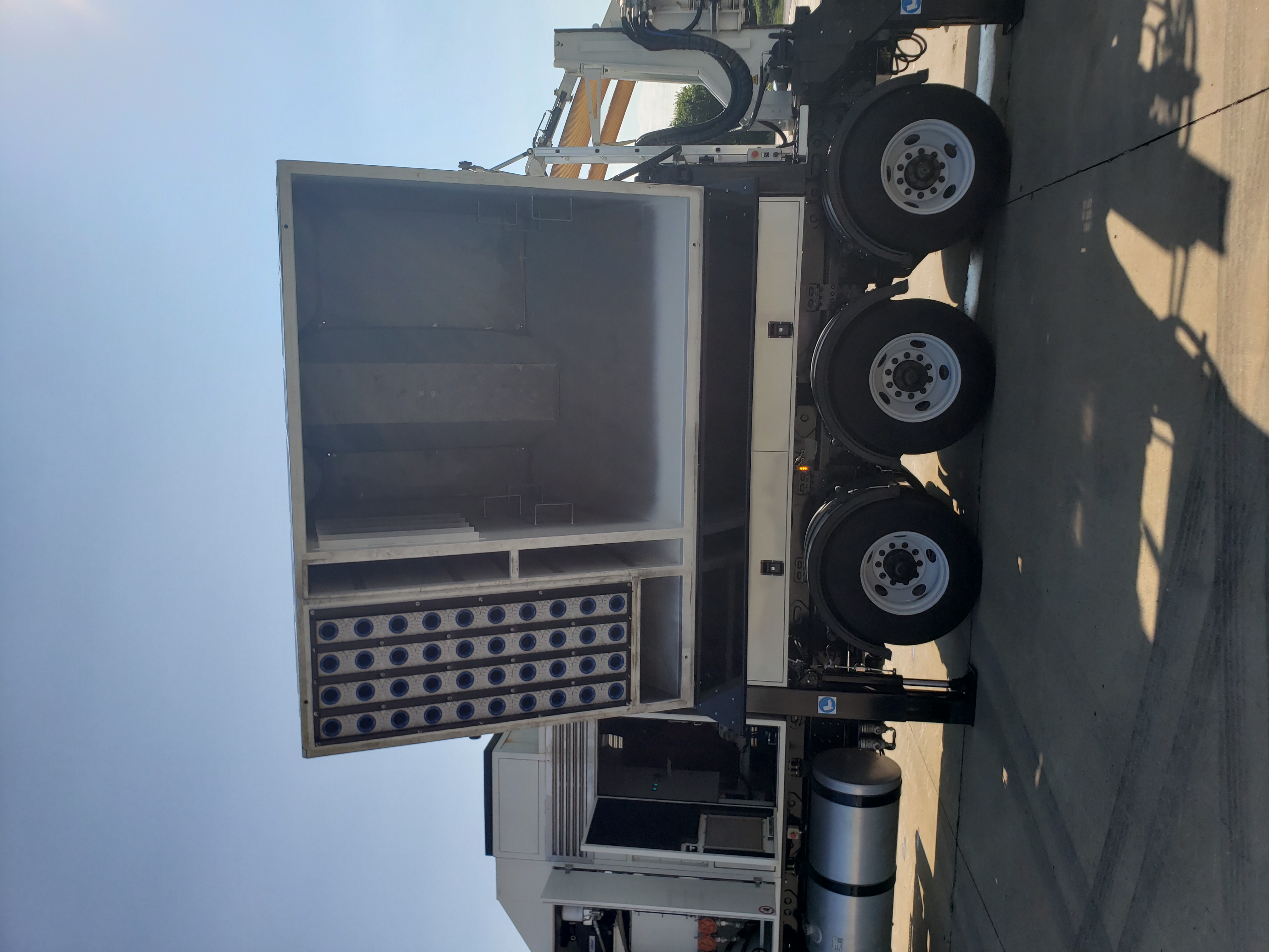 2024 Volvo - image 17