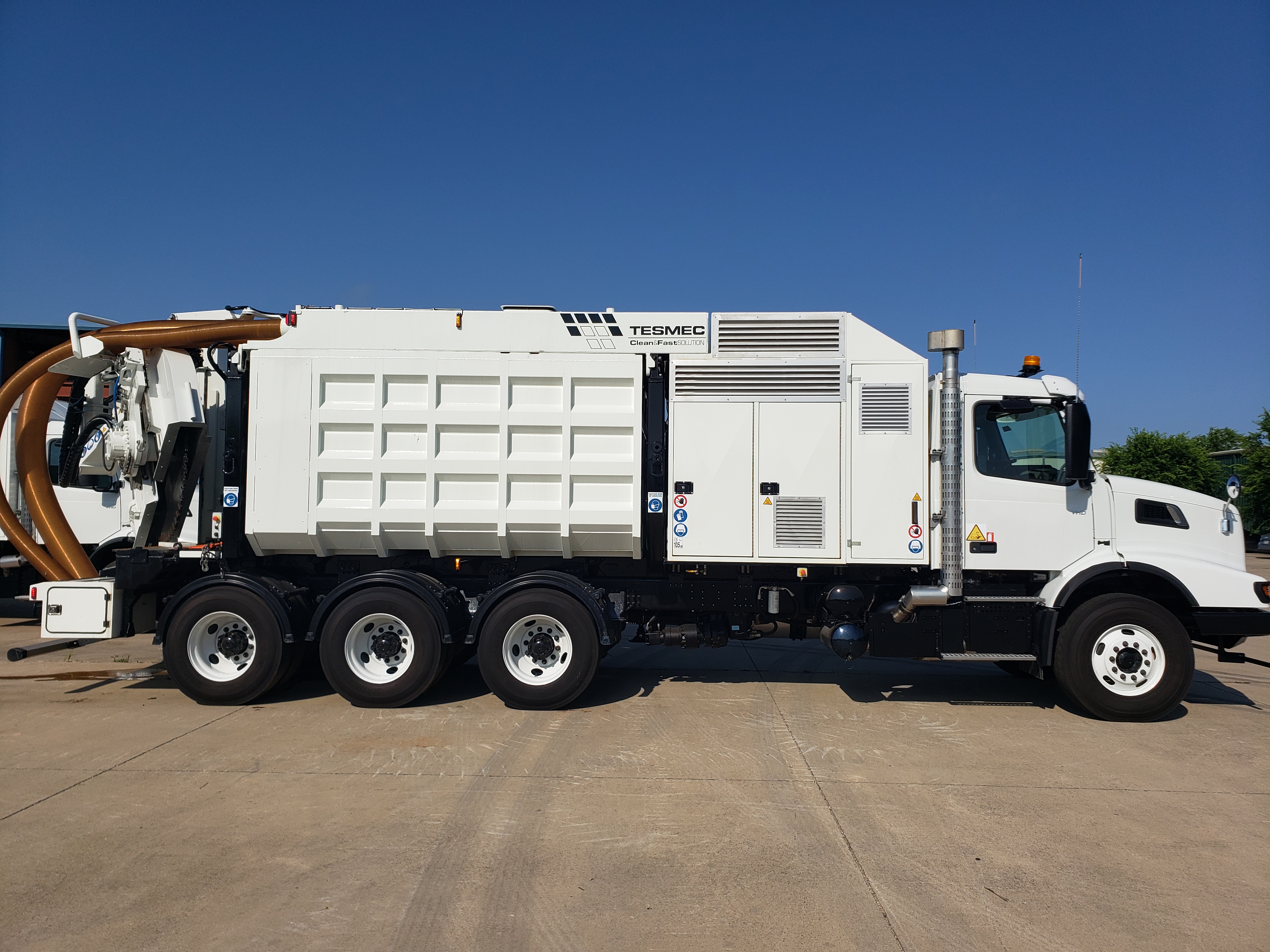 2024 Volvo - image 5