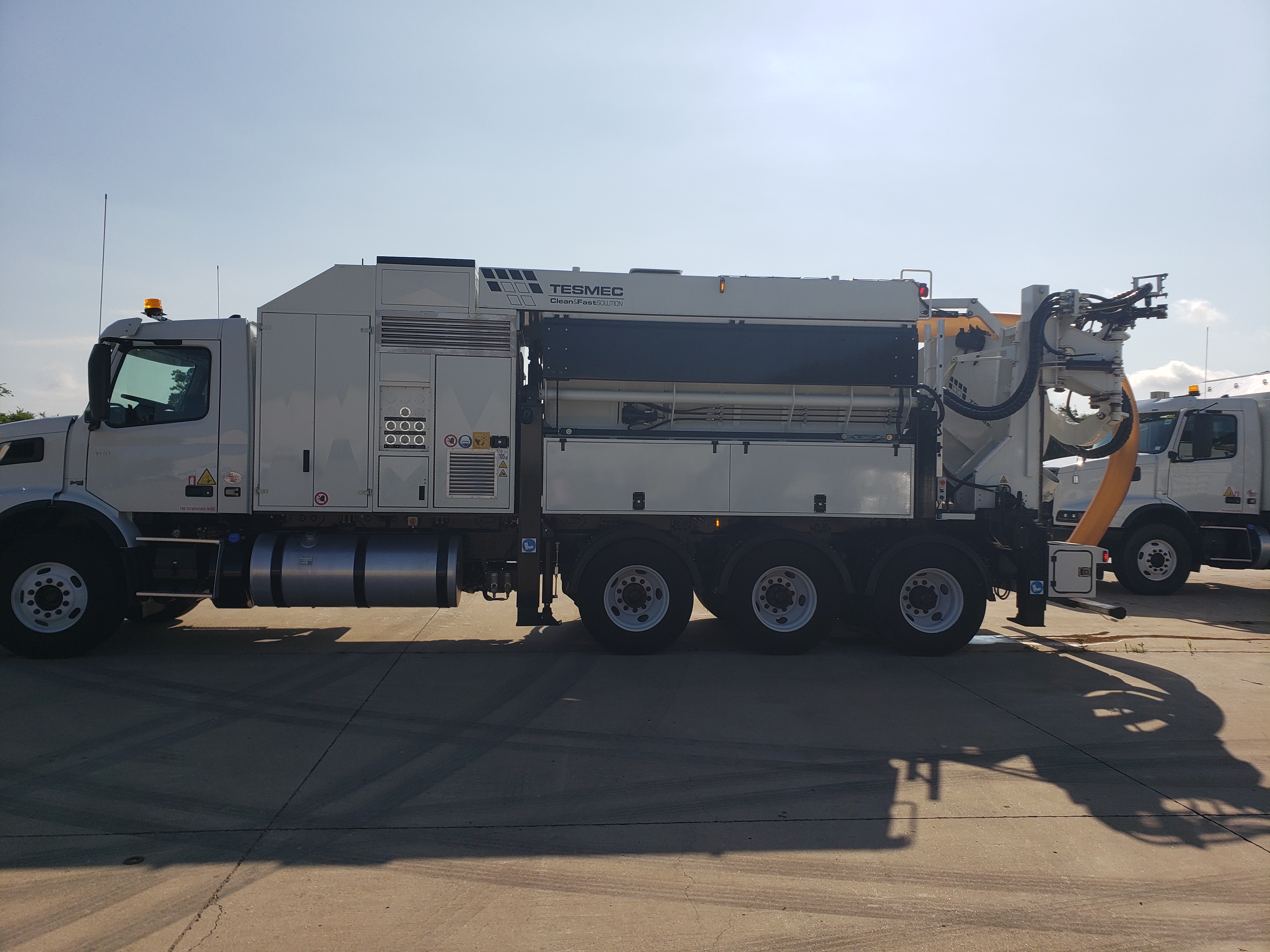 2024 Volvo - image 4