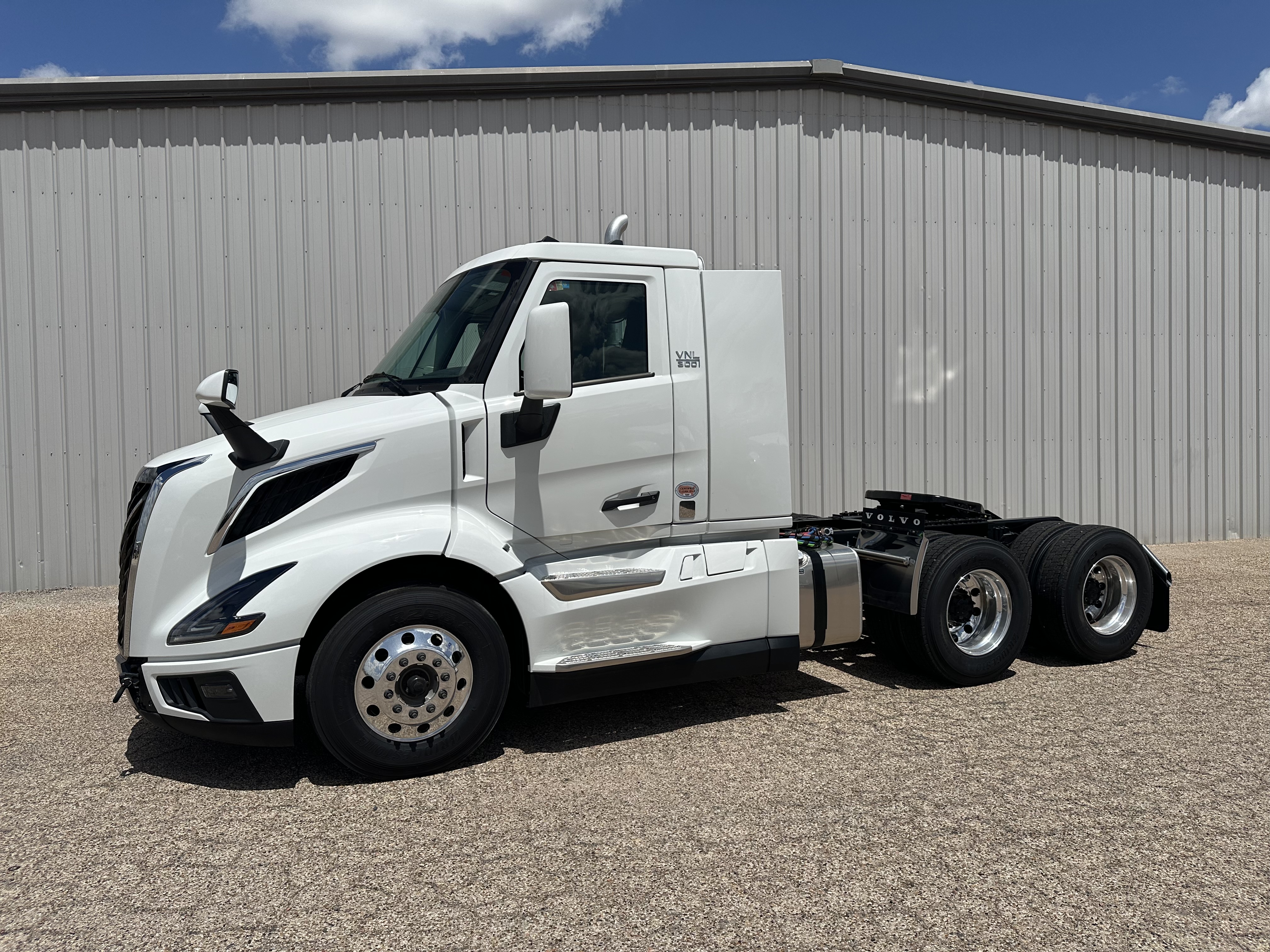 2026 Volvo - image 5