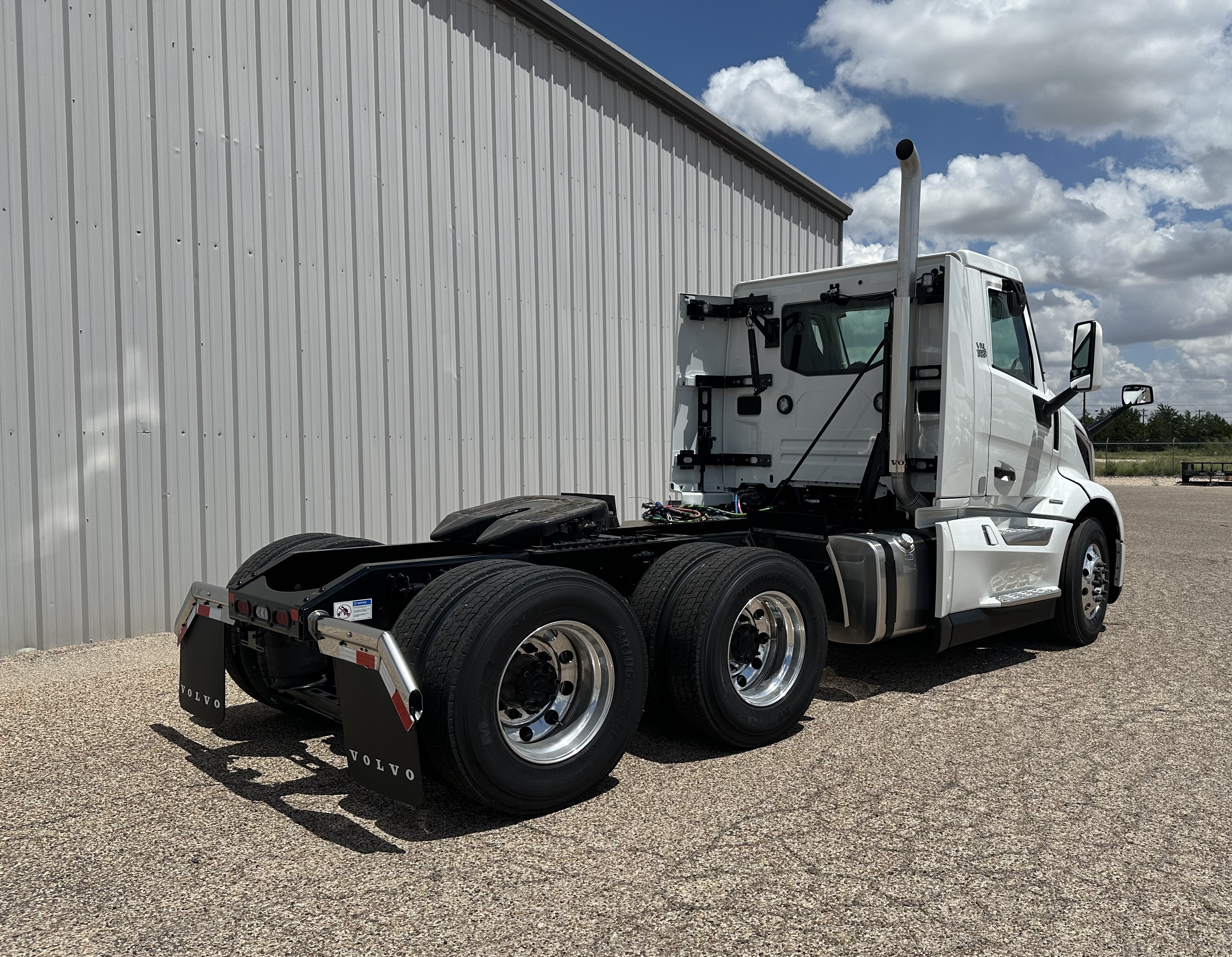 2026 Volvo - image 2