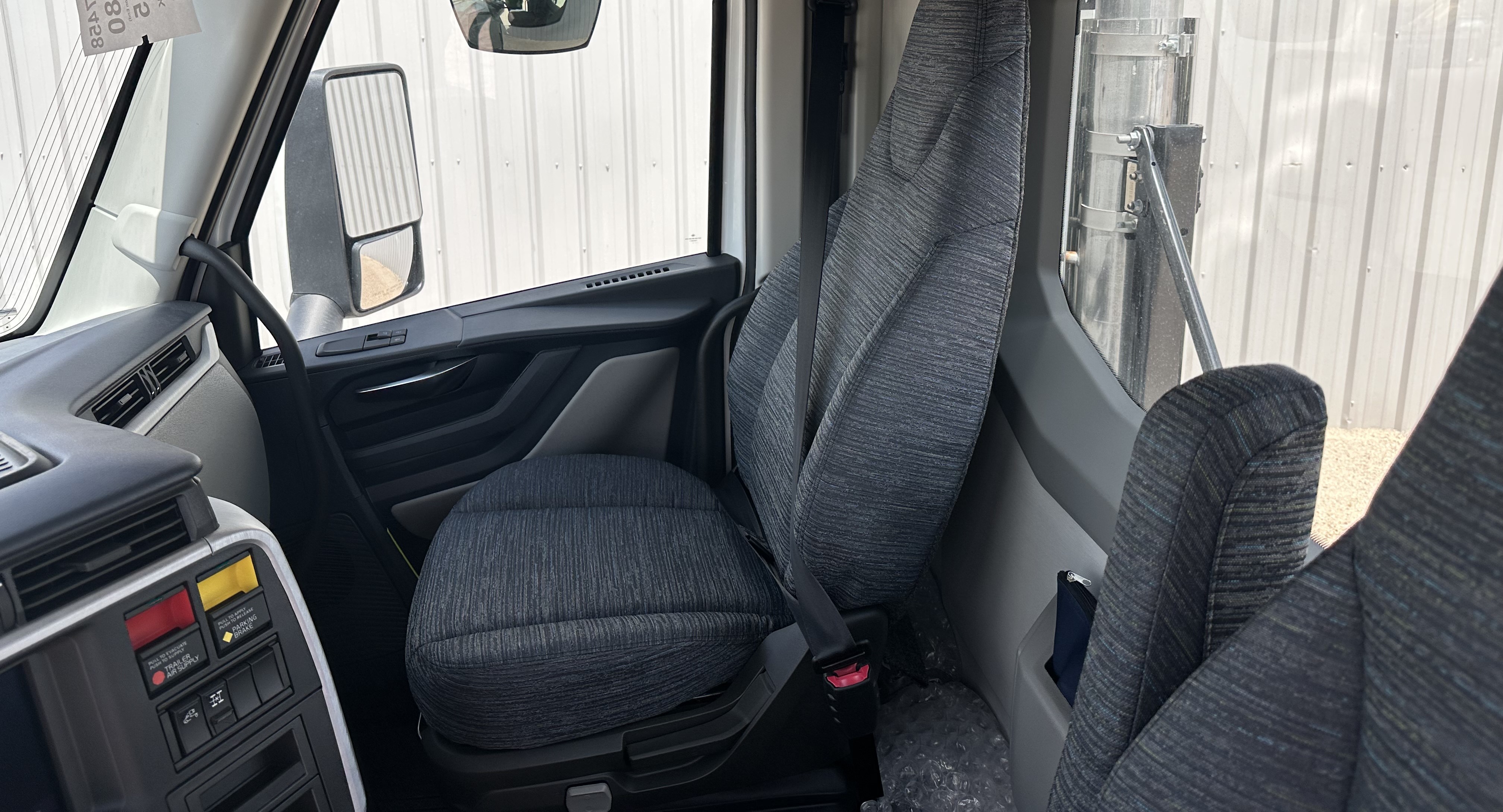 2026 Volvo - image 16