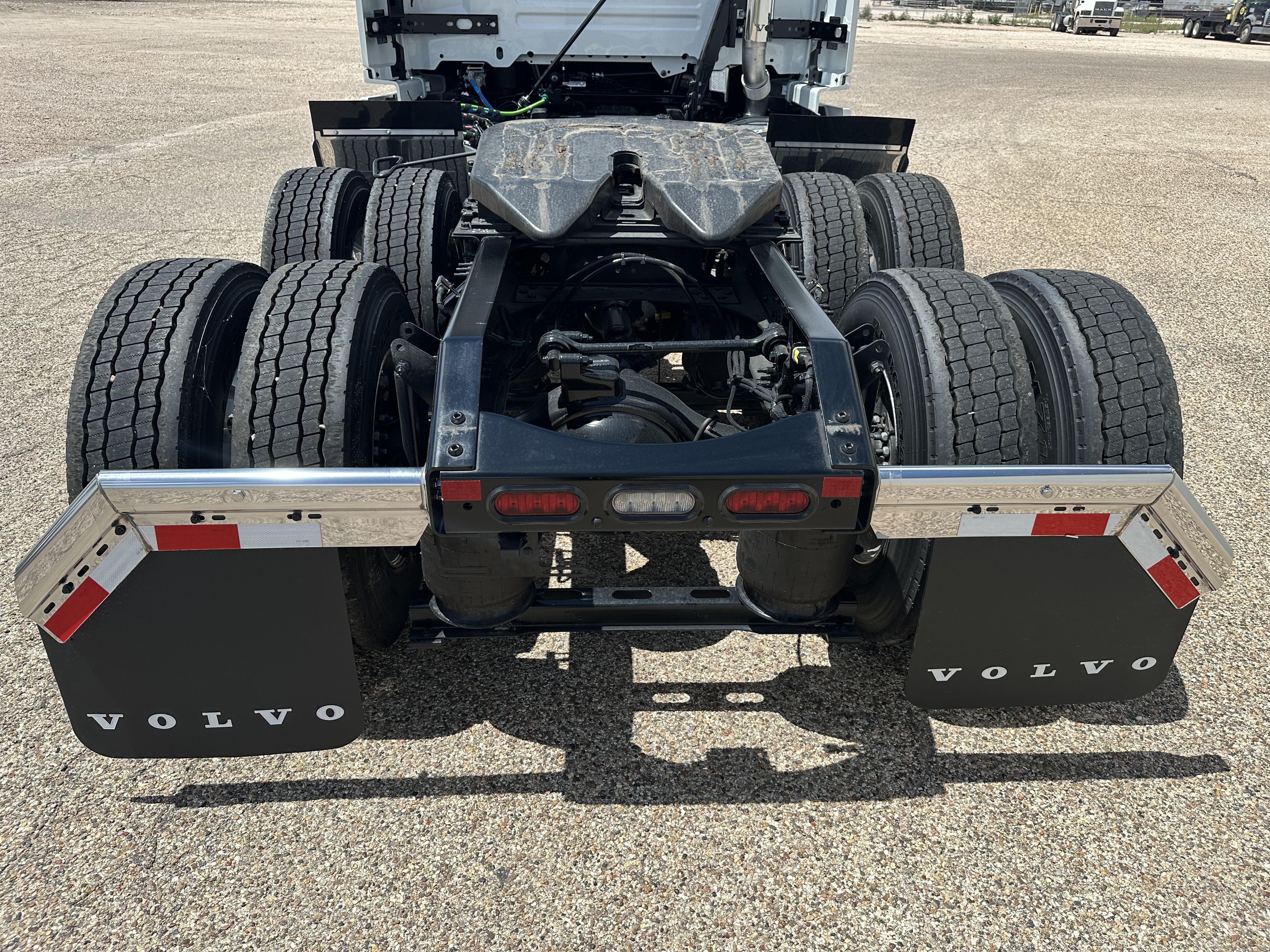 2026 Volvo - image 7