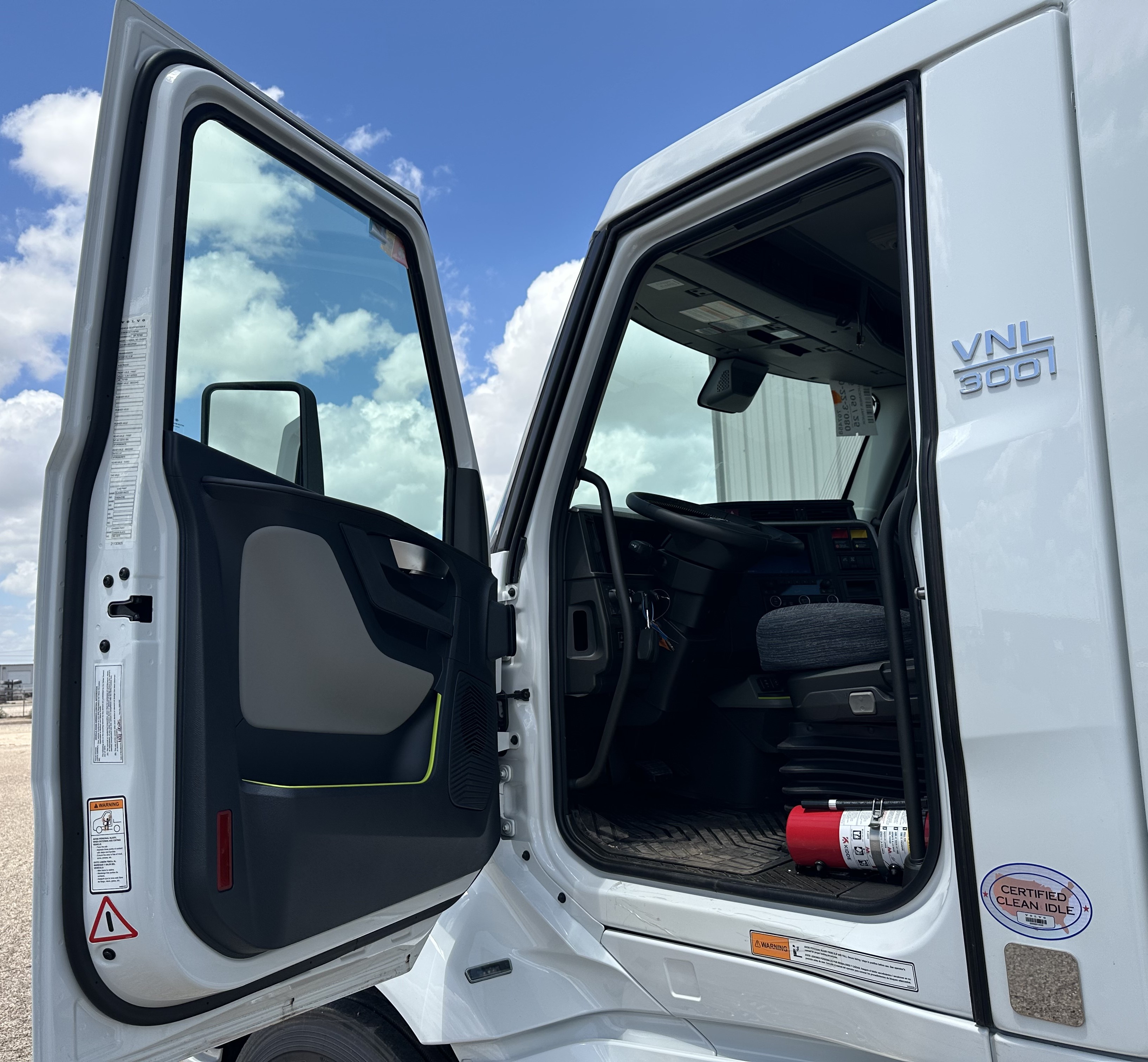 2026 Volvo - image 10