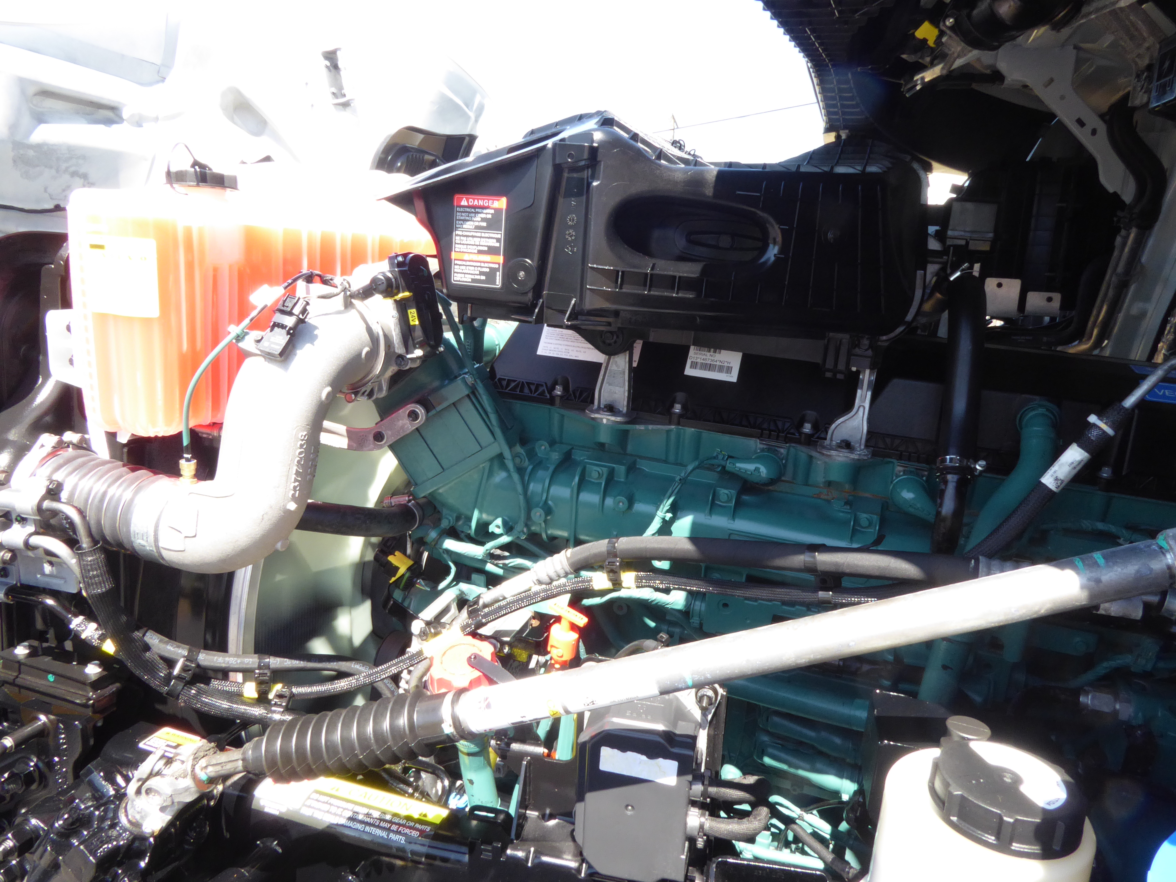 2025 Volvo - image 19