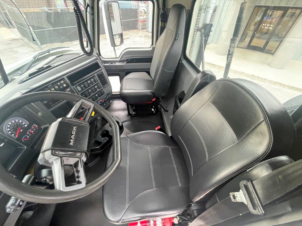2019 Mack - image 19