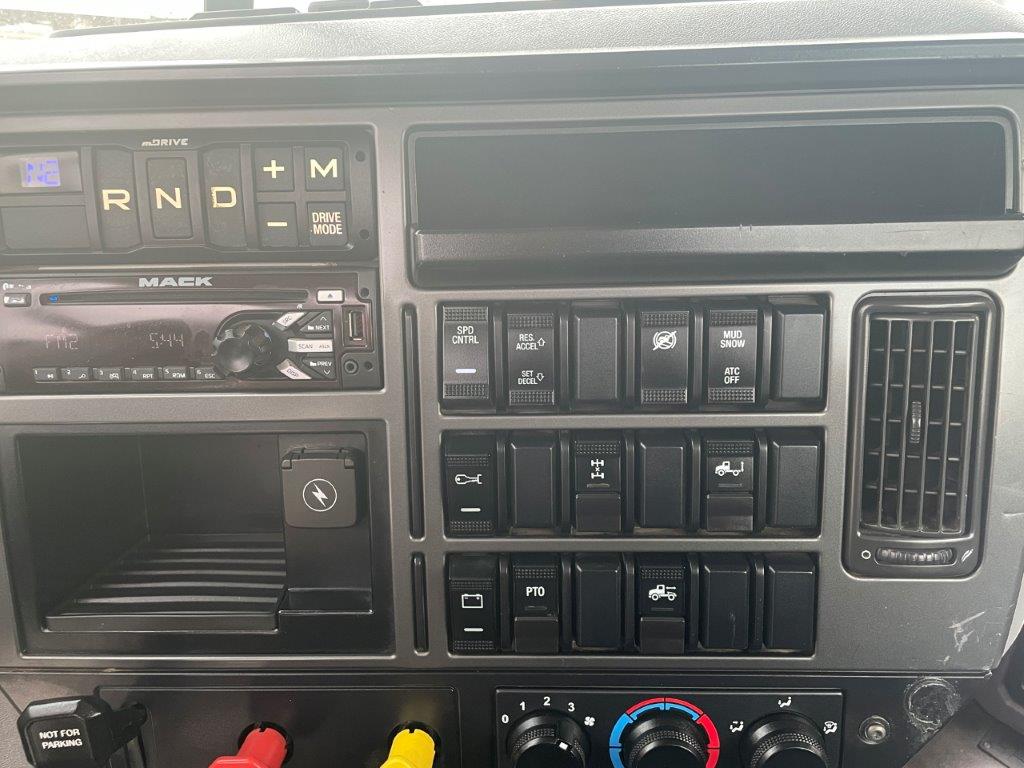2019 Mack - image 22