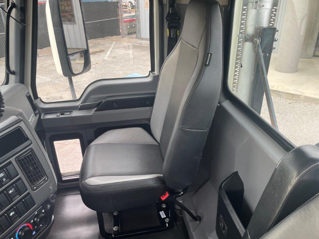 2019 Mack - image 20