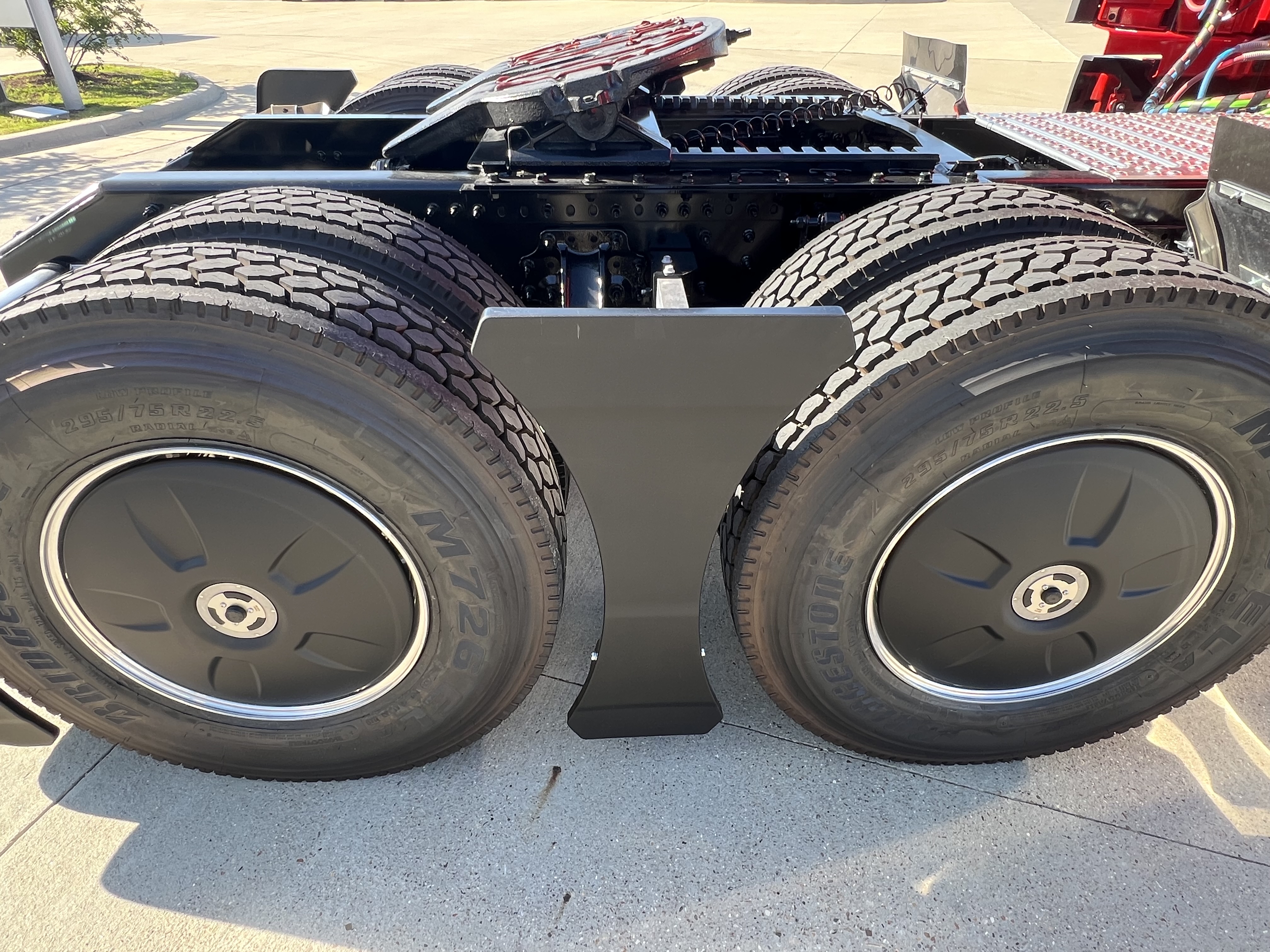 2026 Volvo - image 8