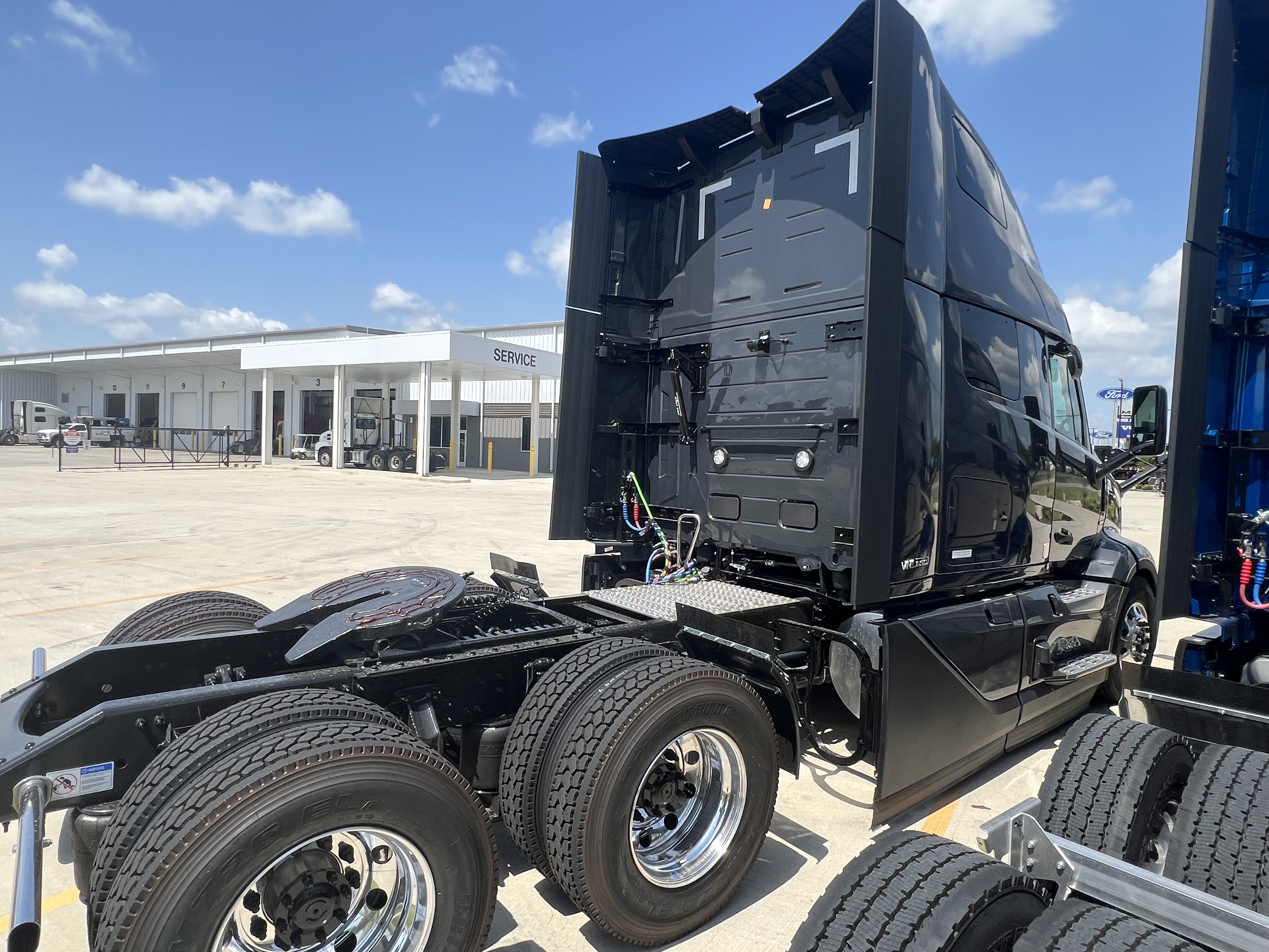 2026 Volvo - image 5