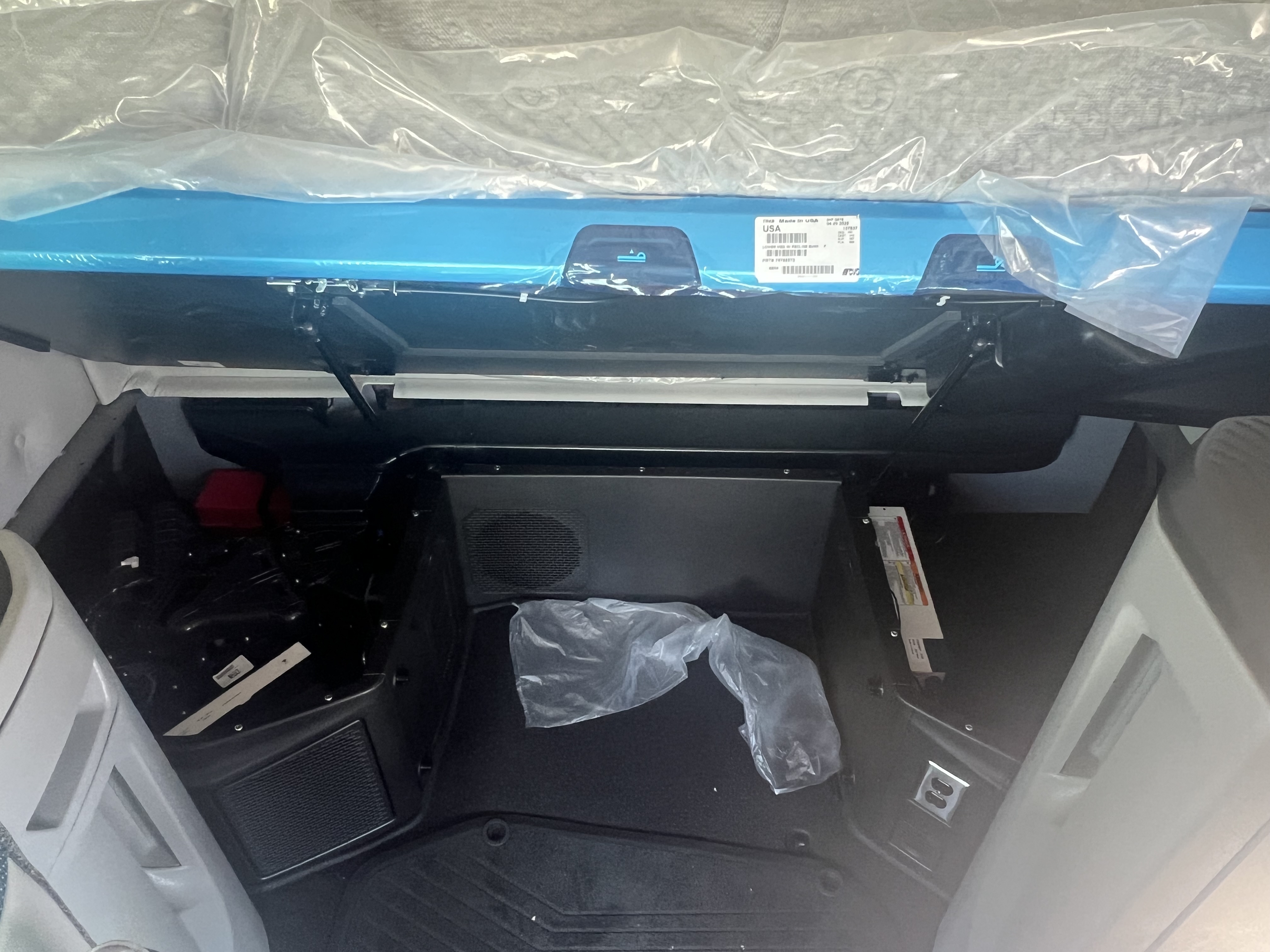 2026 Volvo - image 19