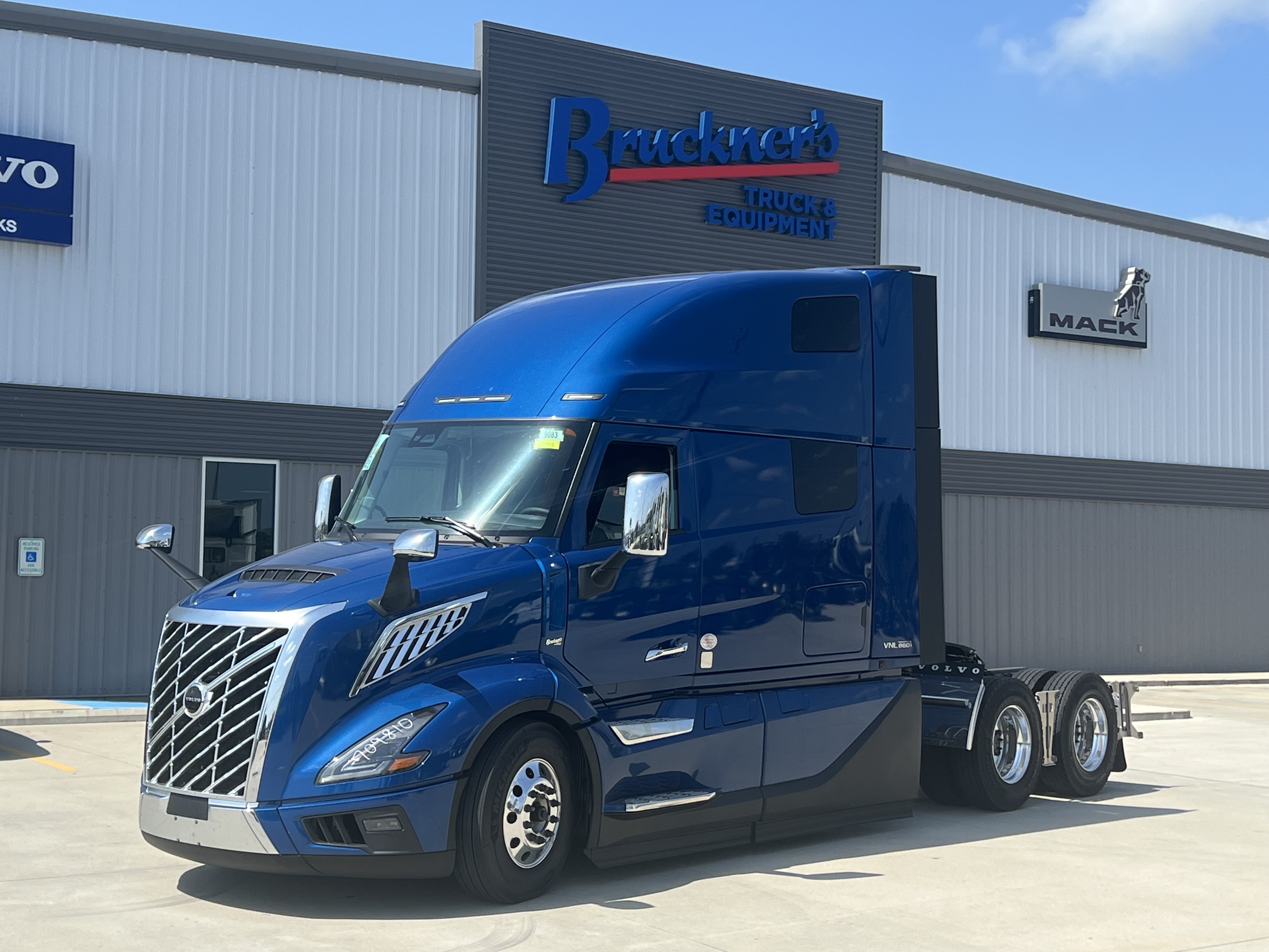 2026 Volvo - image 1