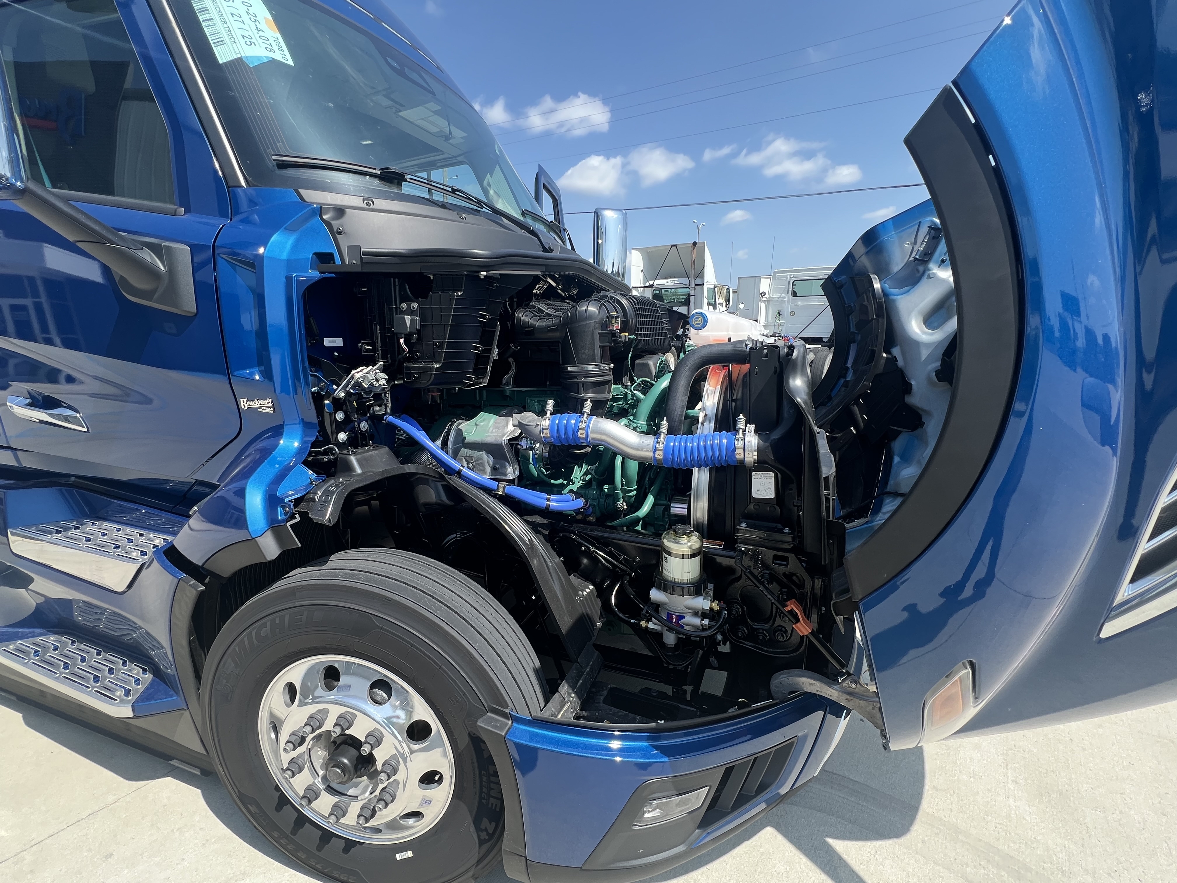 2026 Volvo - image 10