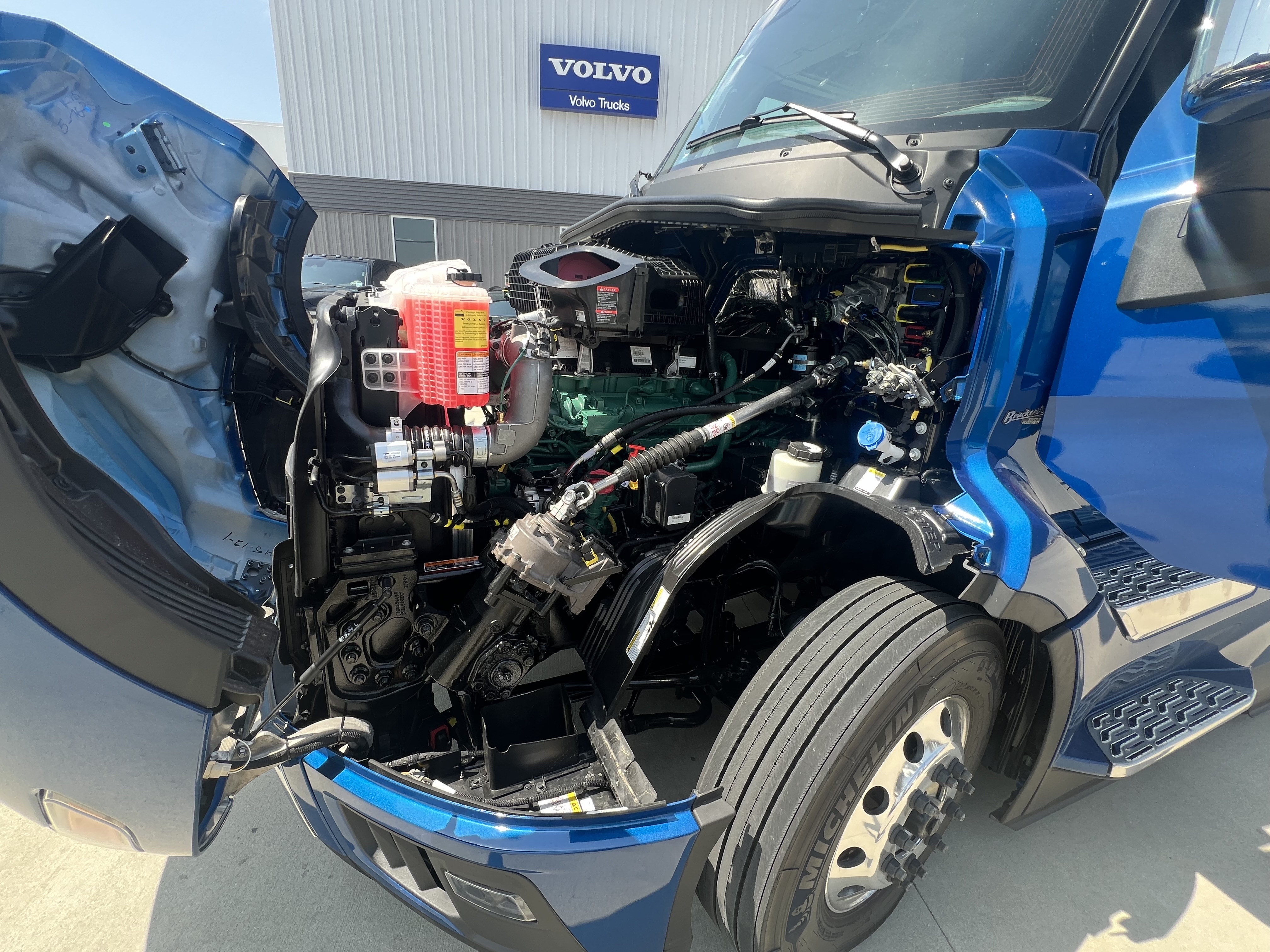 2026 Volvo - image 11