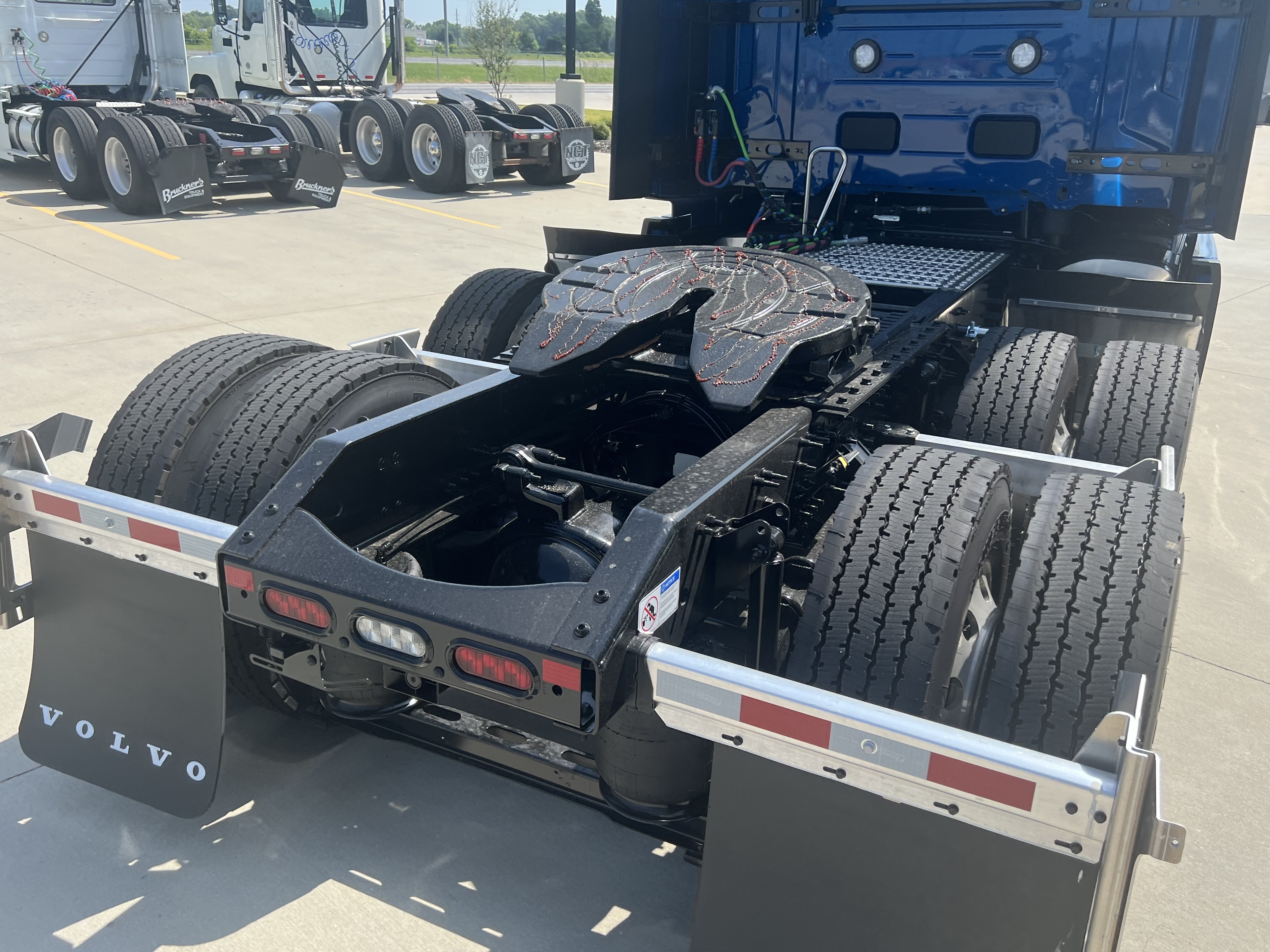 2026 Volvo - image 7