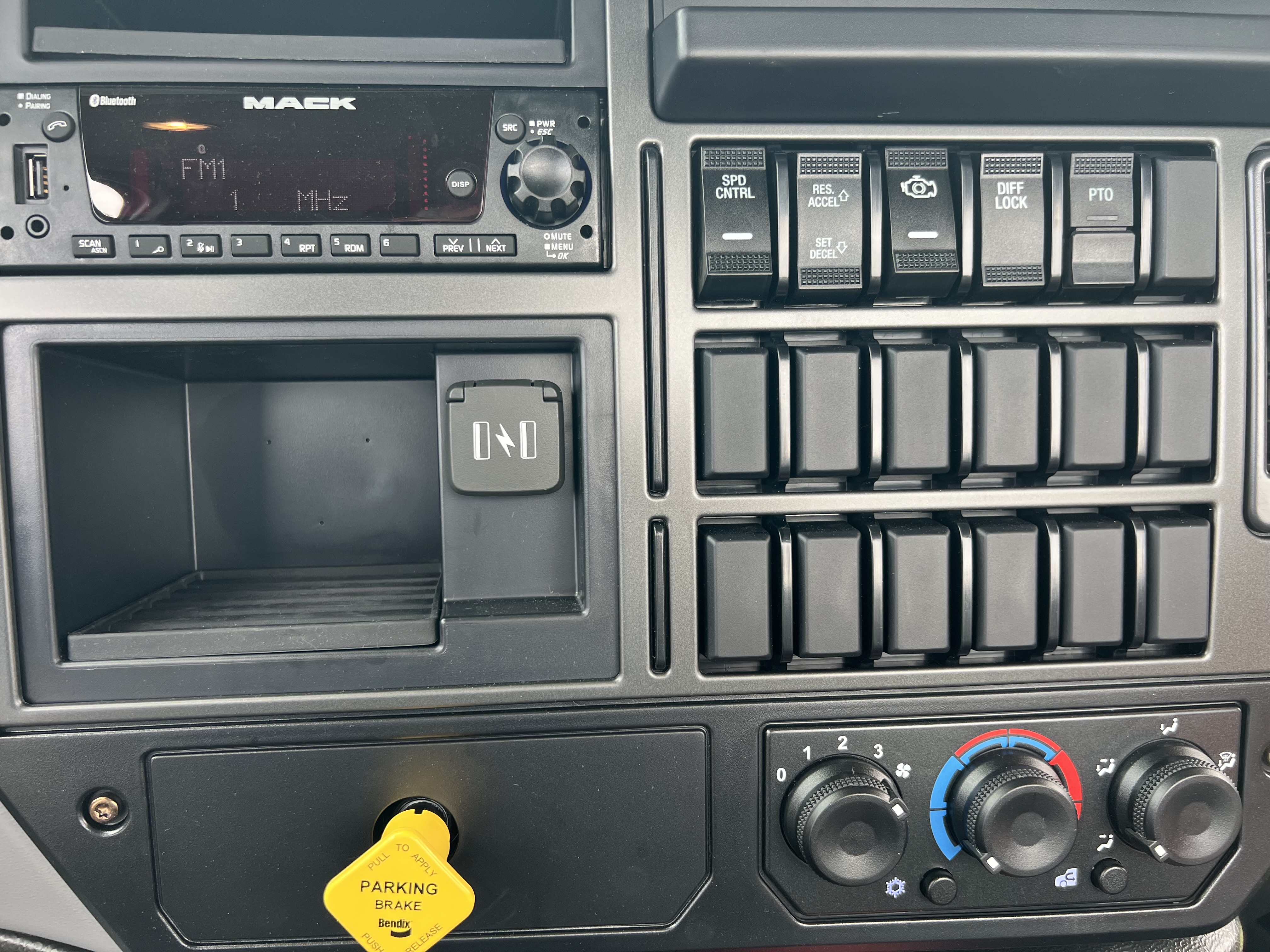 2025 Mack - image 10