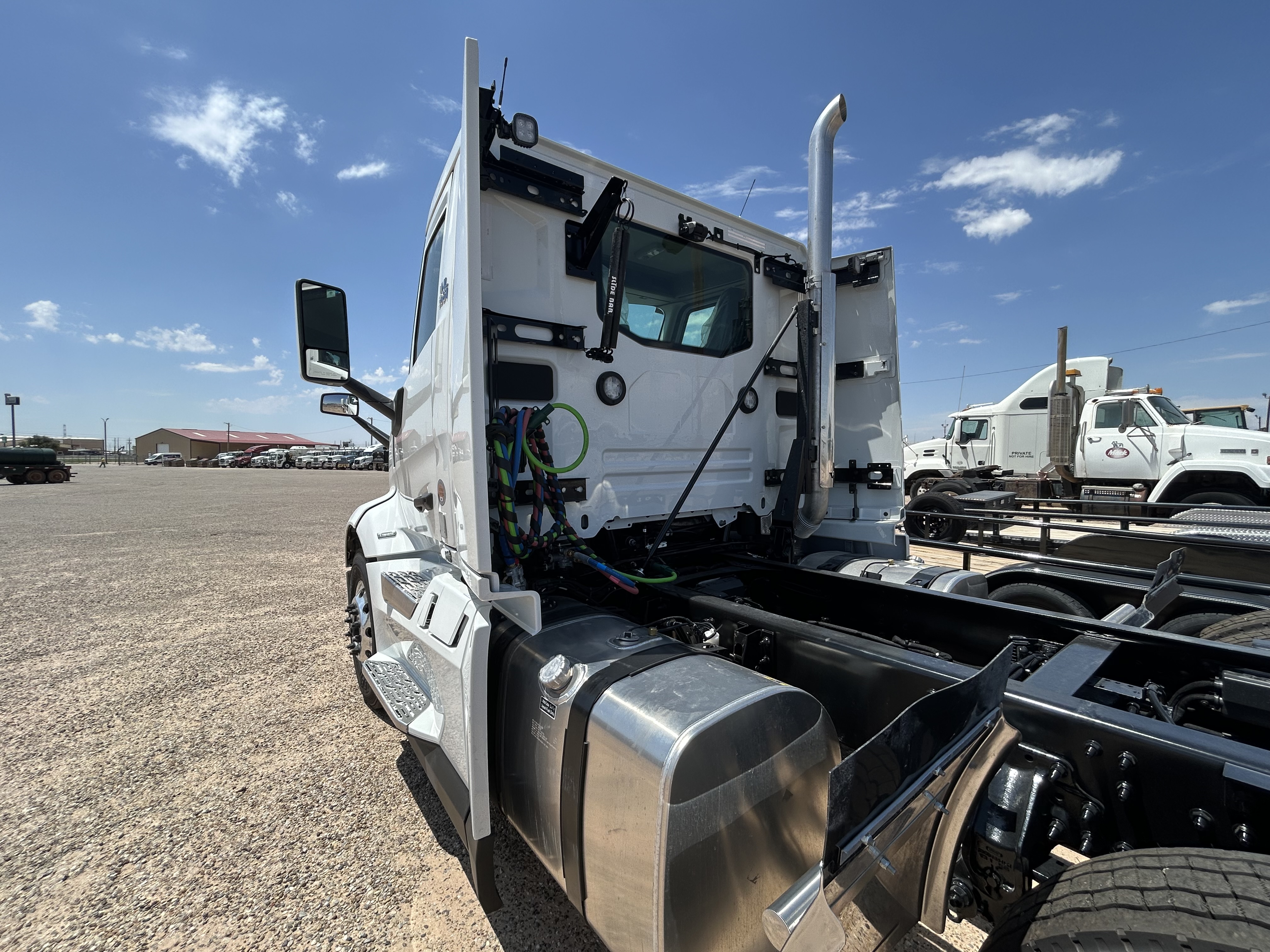 2026 Volvo - image 6