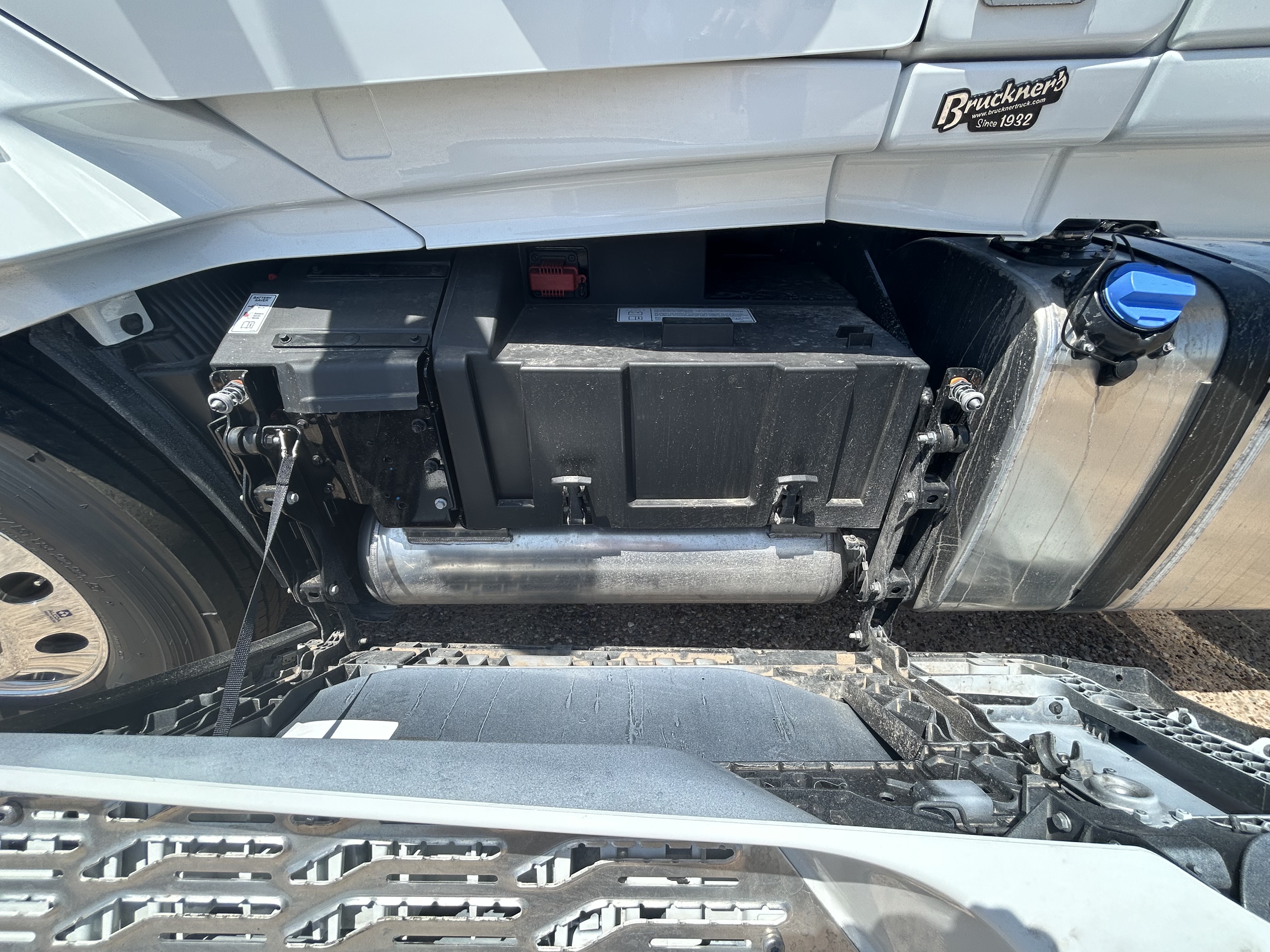 2026 Volvo - image 10