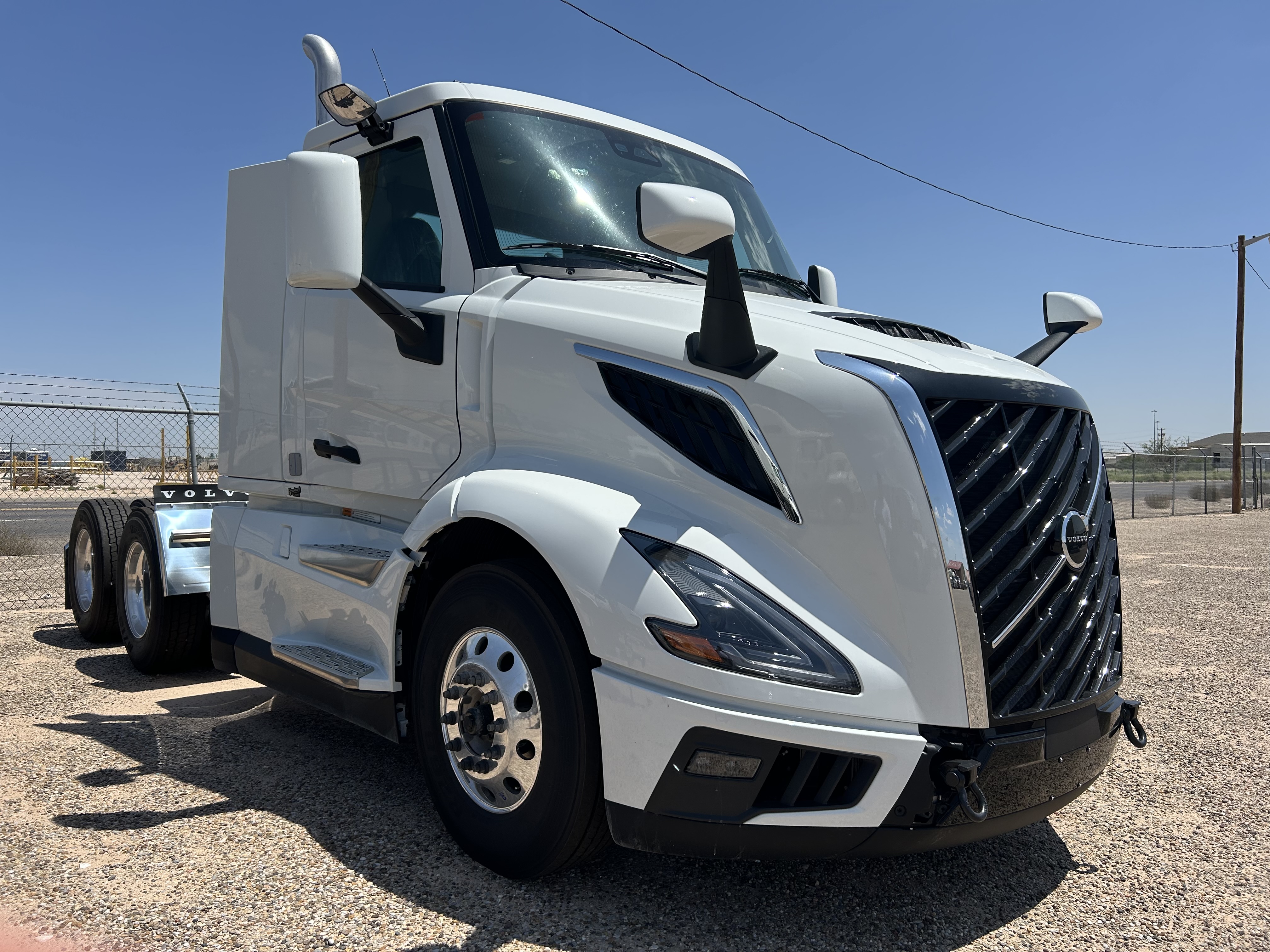 2026 Volvo - image 3