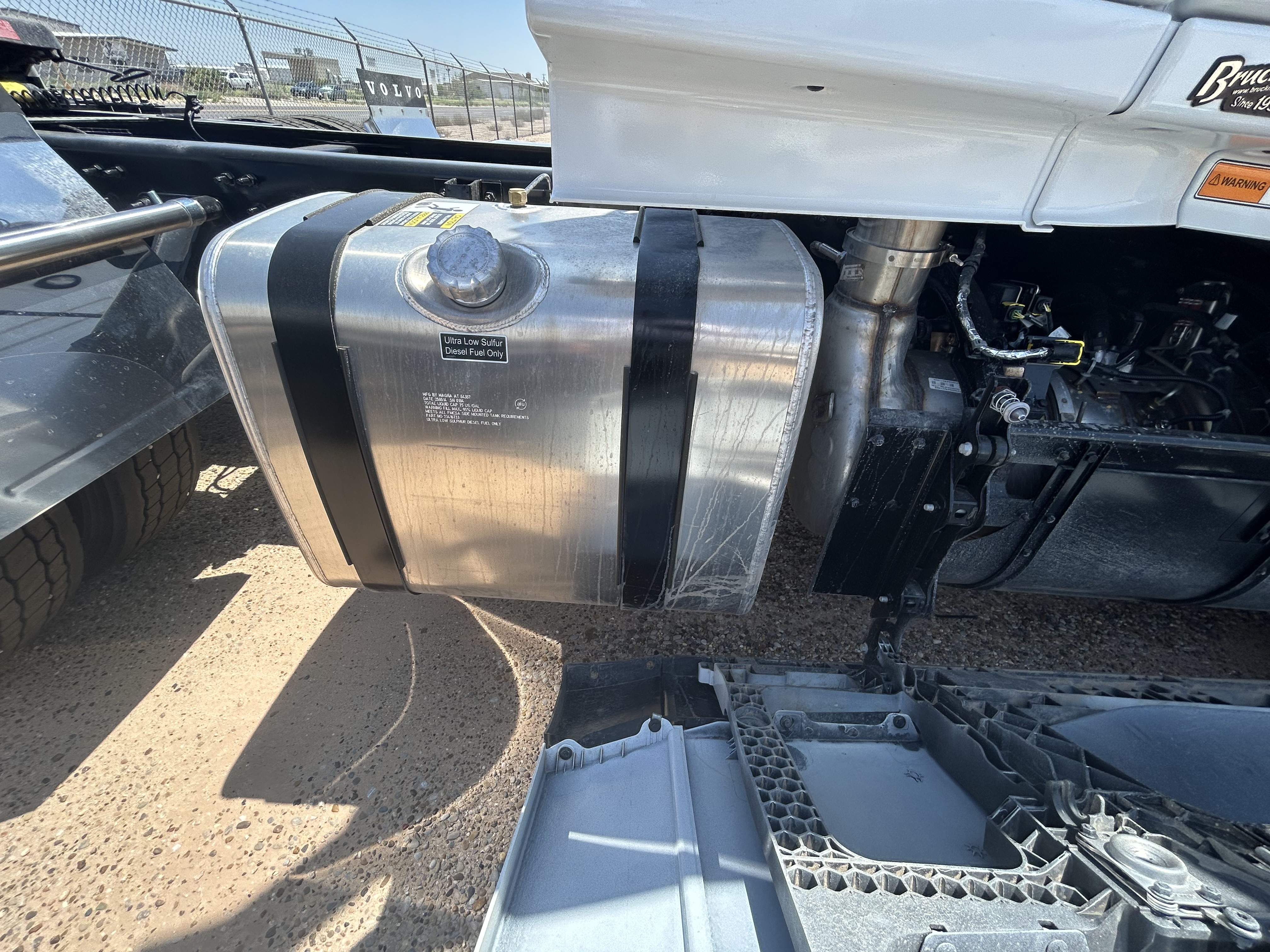 2026 Volvo - image 12