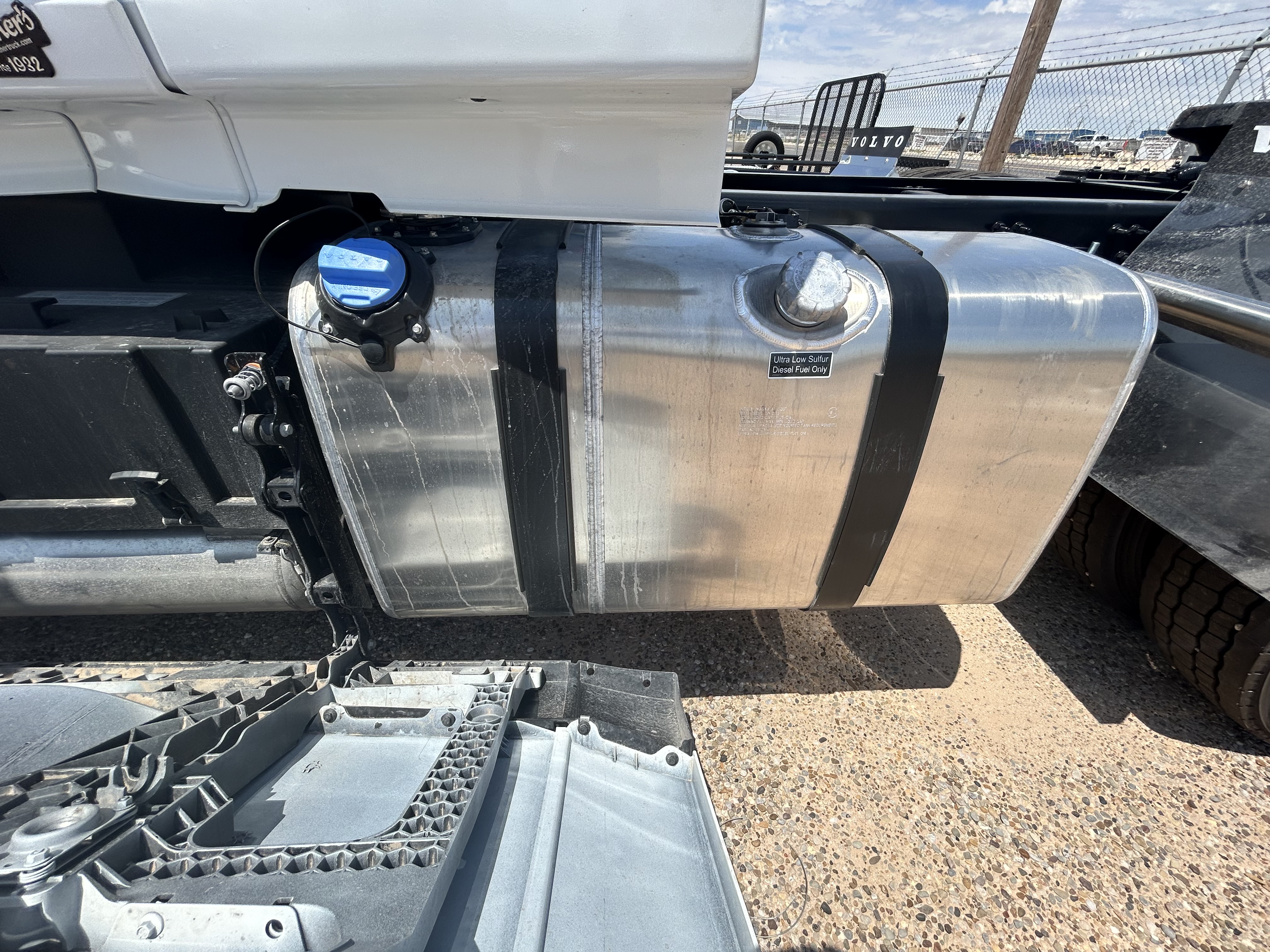 2026 Volvo - image 11