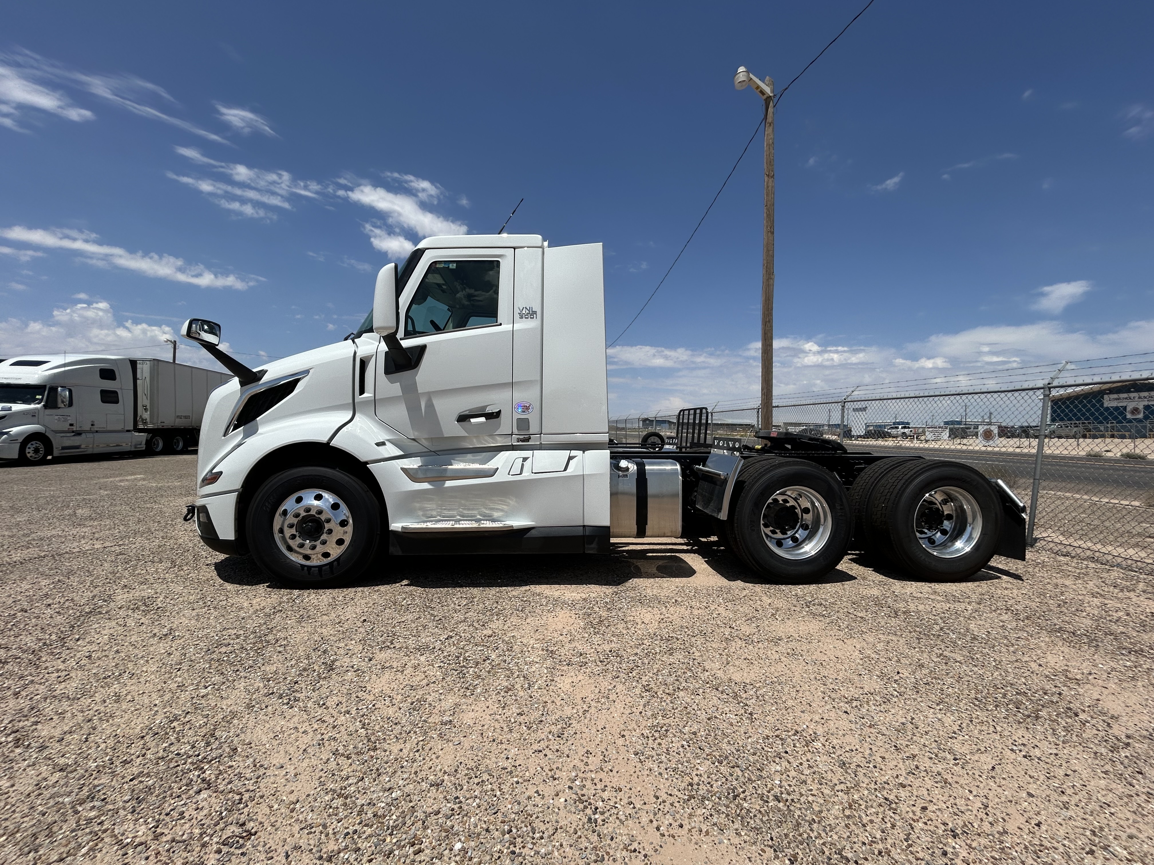 2026 Volvo - image 4