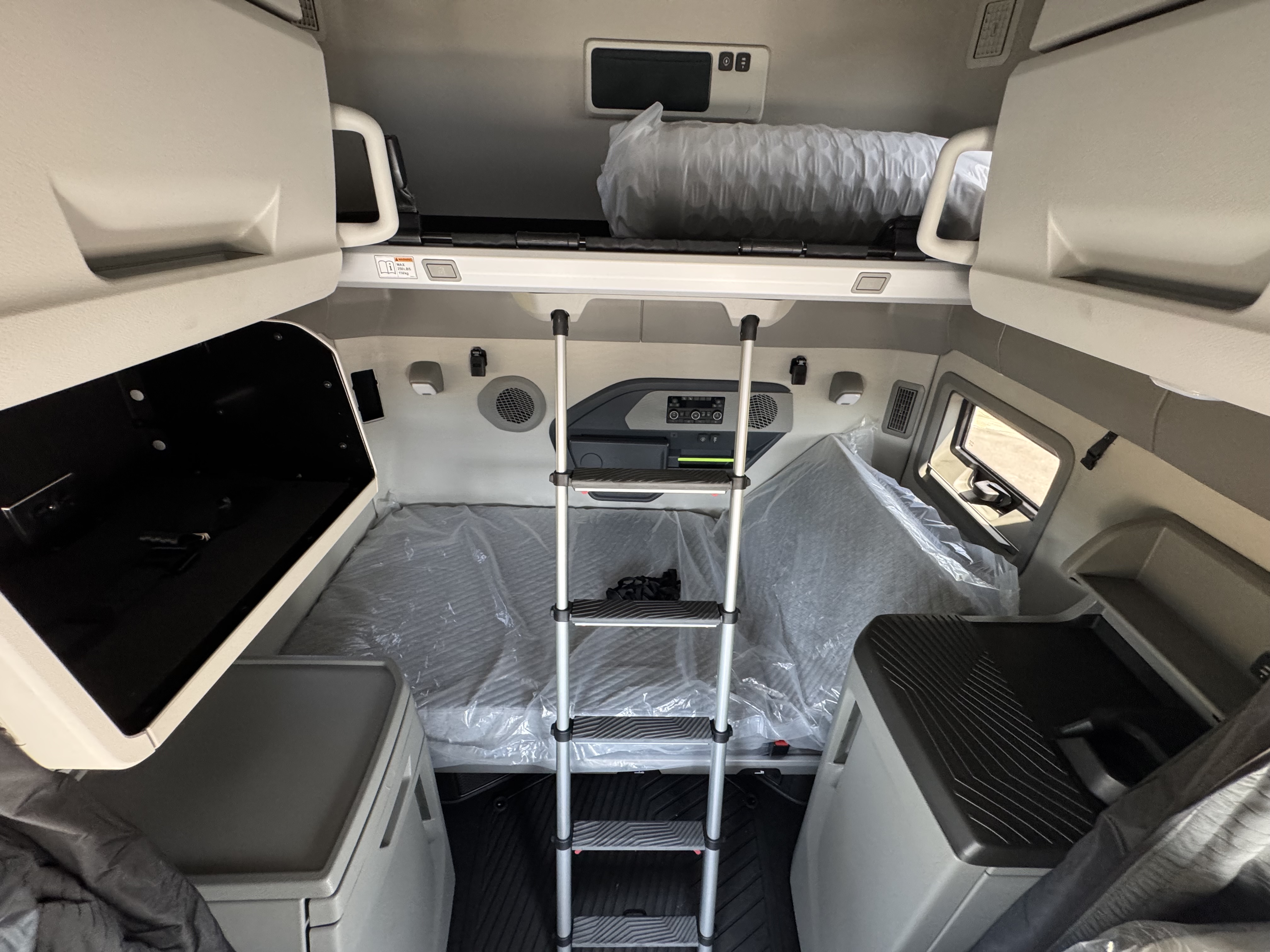 2026 Volvo - image 16