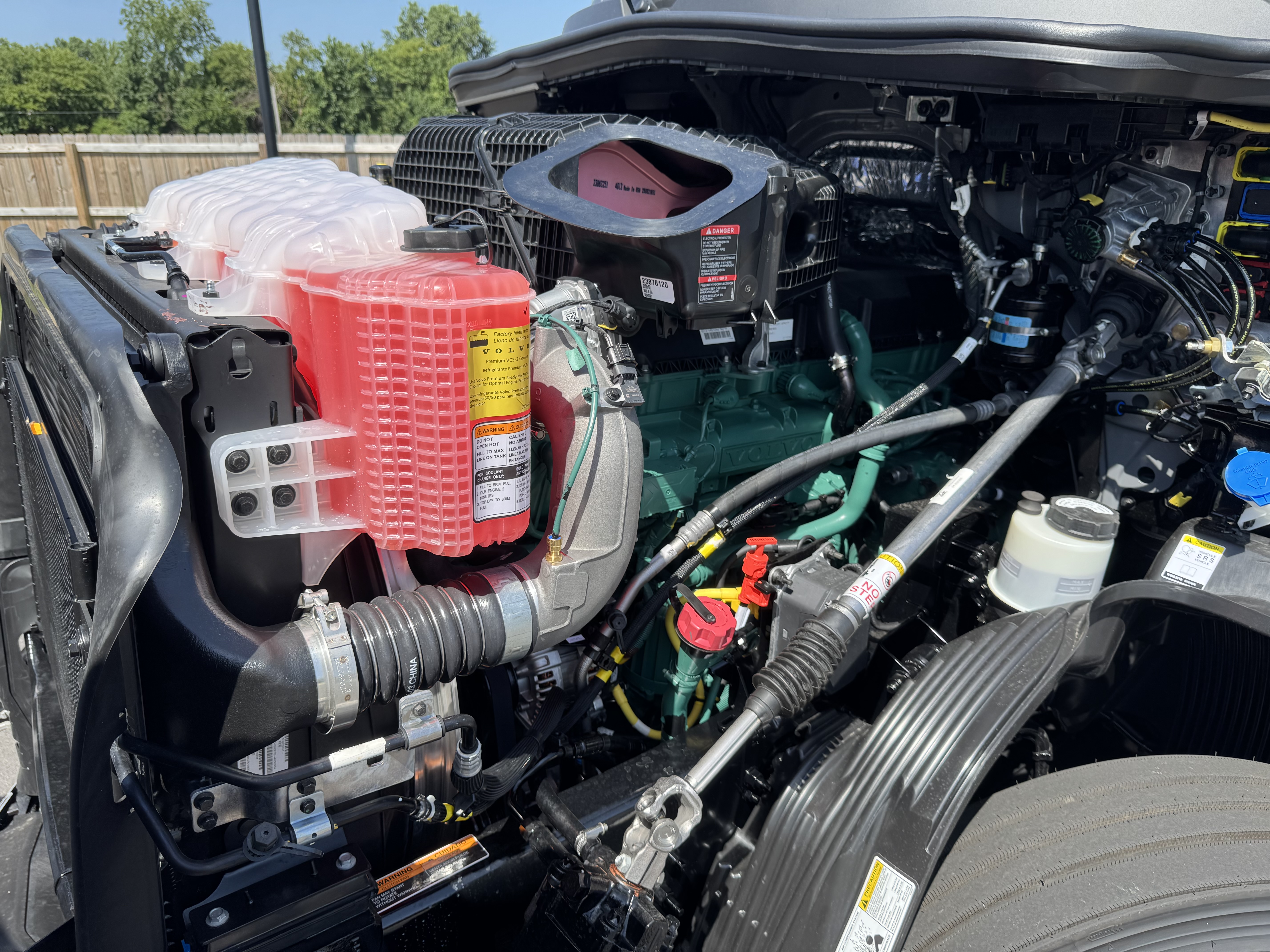 2026 Volvo - image 7