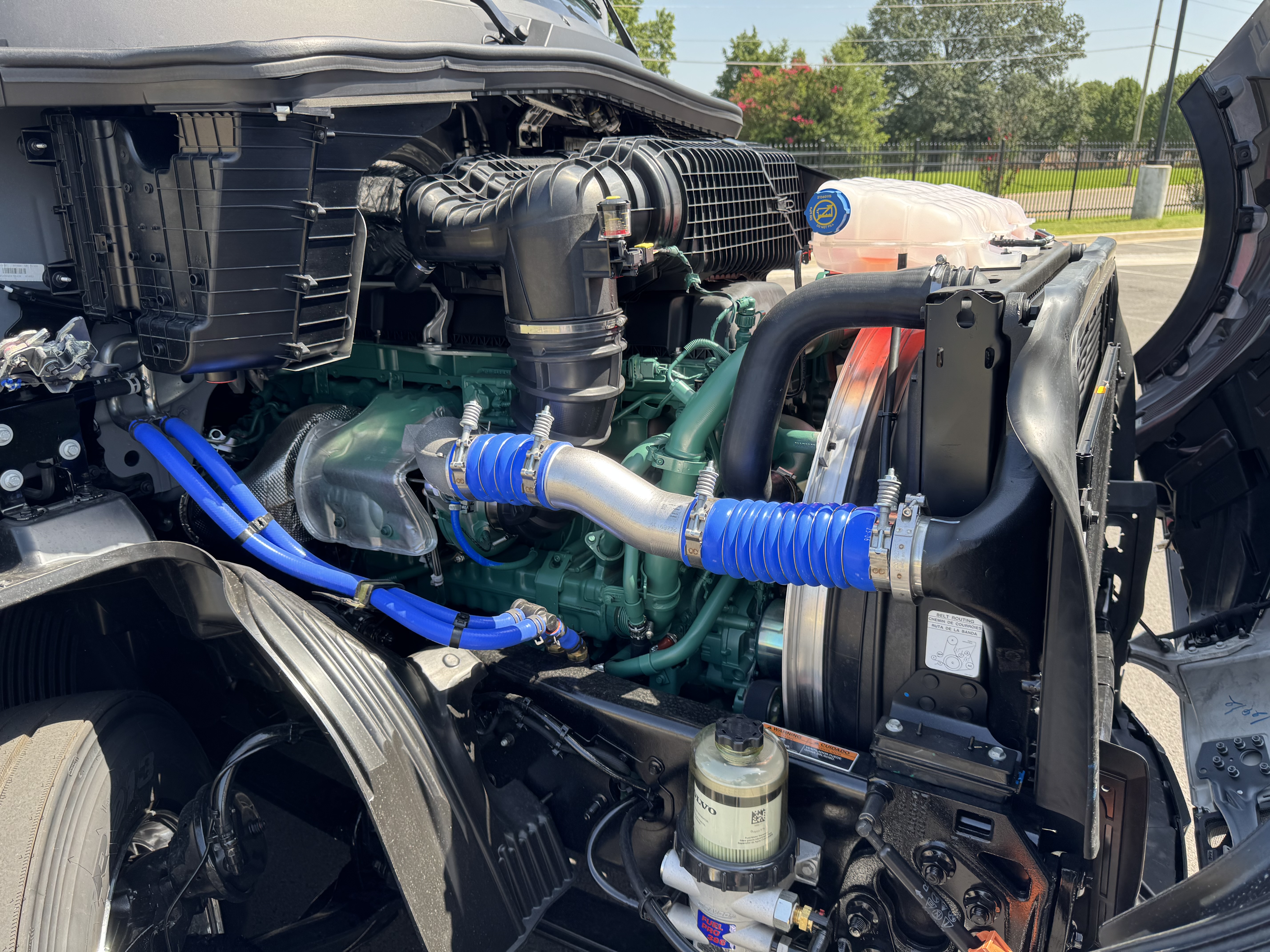 2026 Volvo - image 8