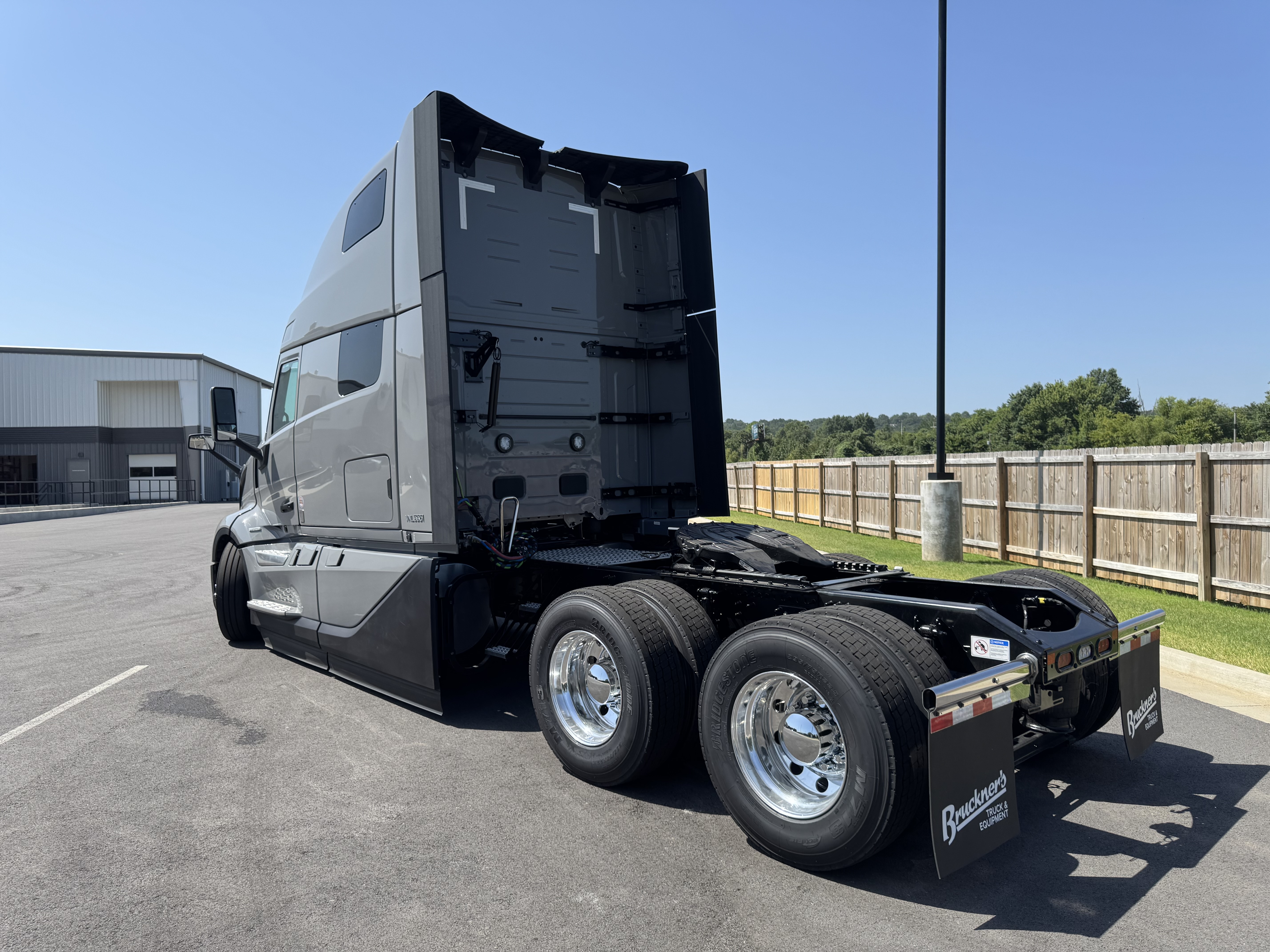 2026 Volvo - image 2