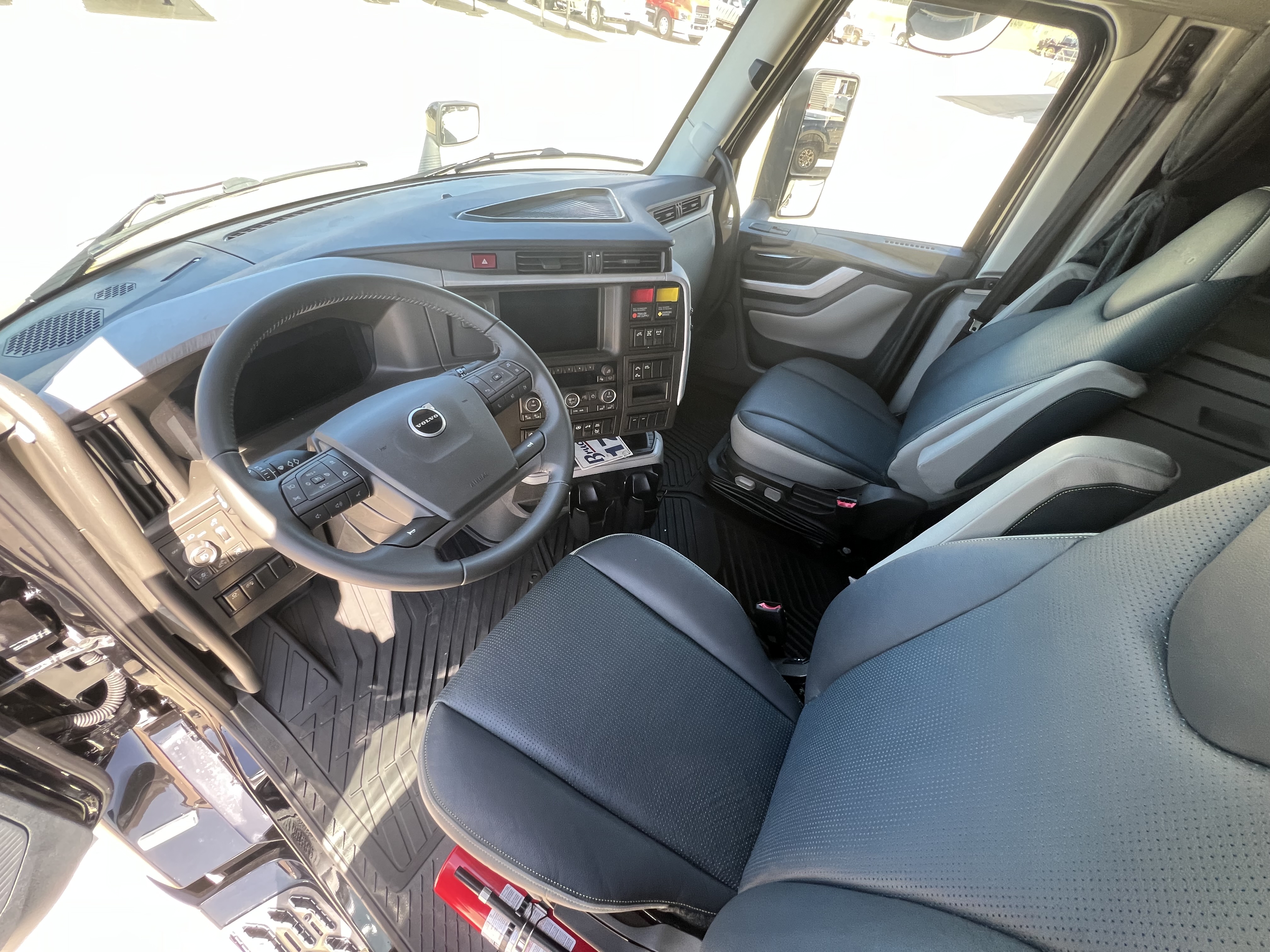 2026 Volvo - image 11