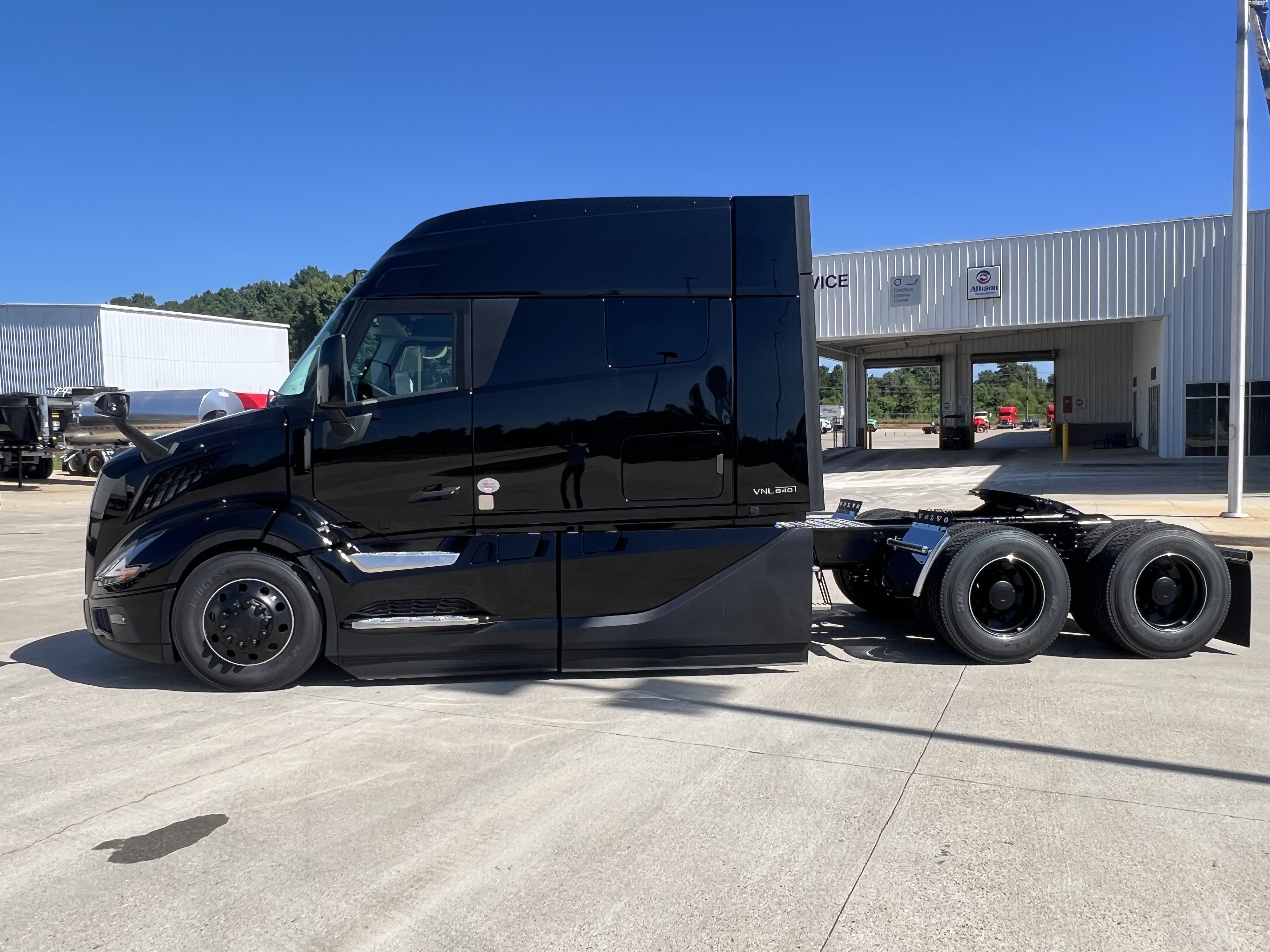 2026 Volvo - image 3