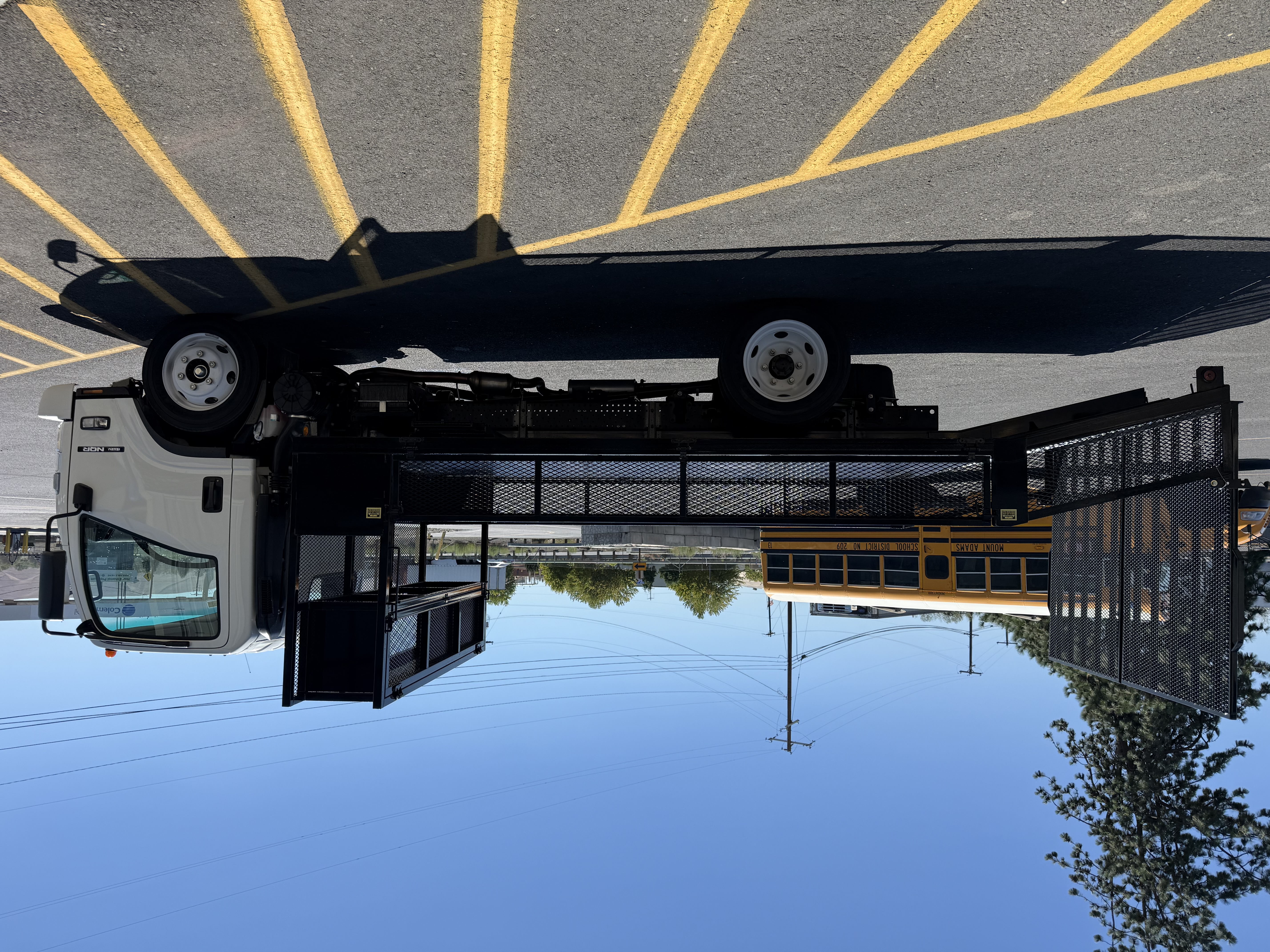 2024 Isuzu NQR - image 4