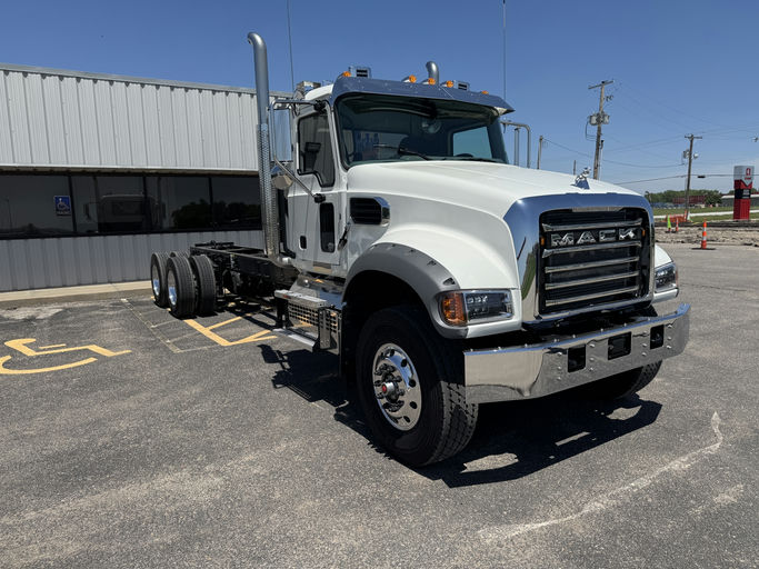 2026 Mack Granite - image 5